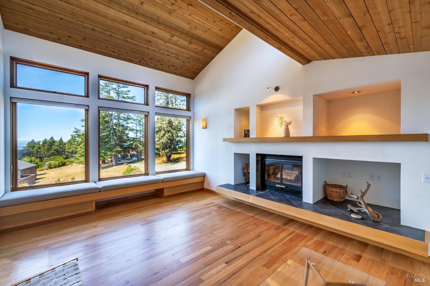 350 Conifer Close Rd