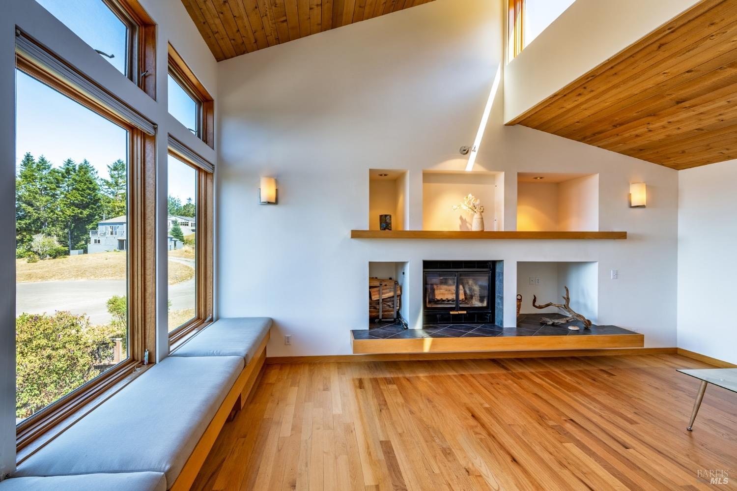 350 Conifer Close Rd