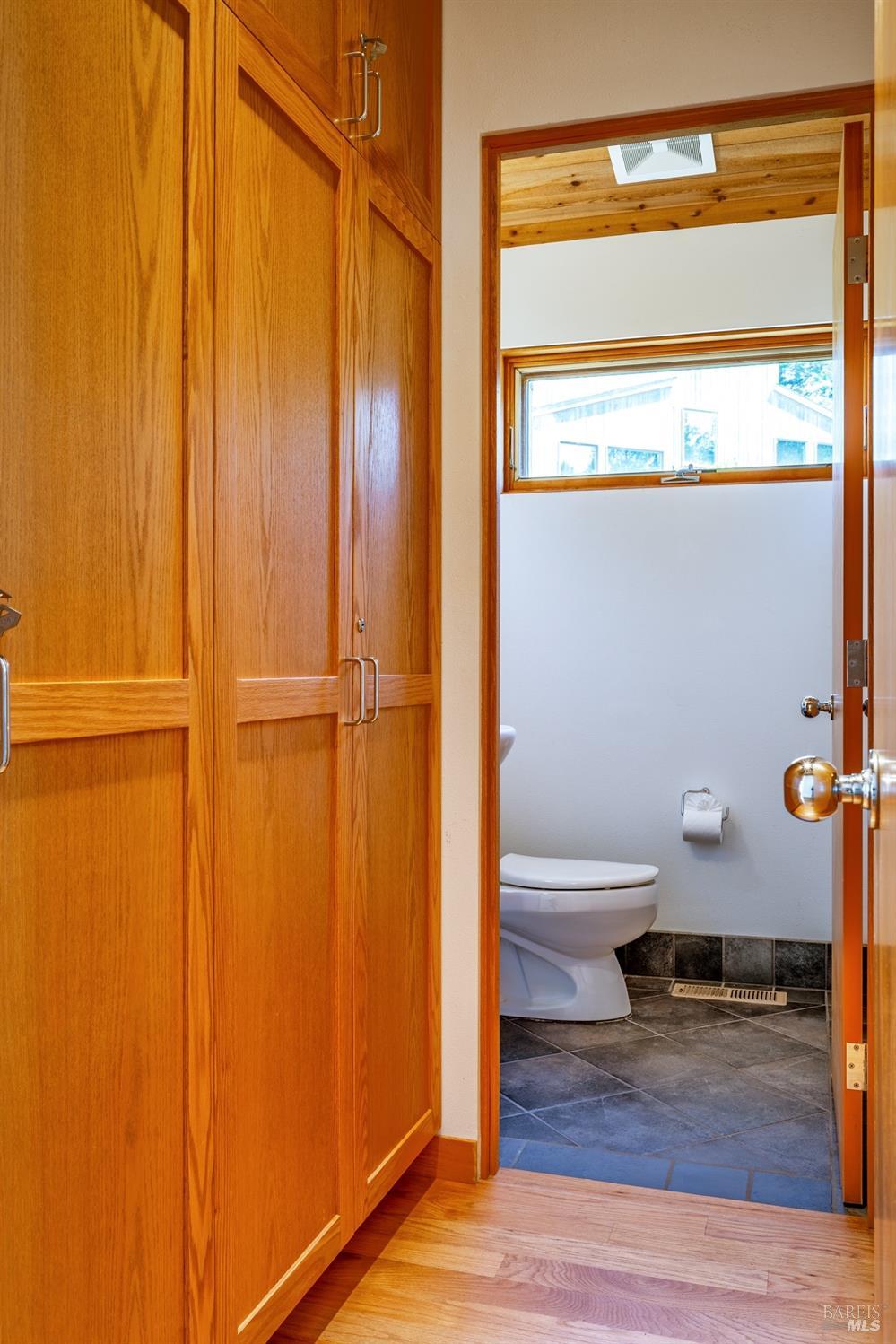 350 Conifer Close Rd