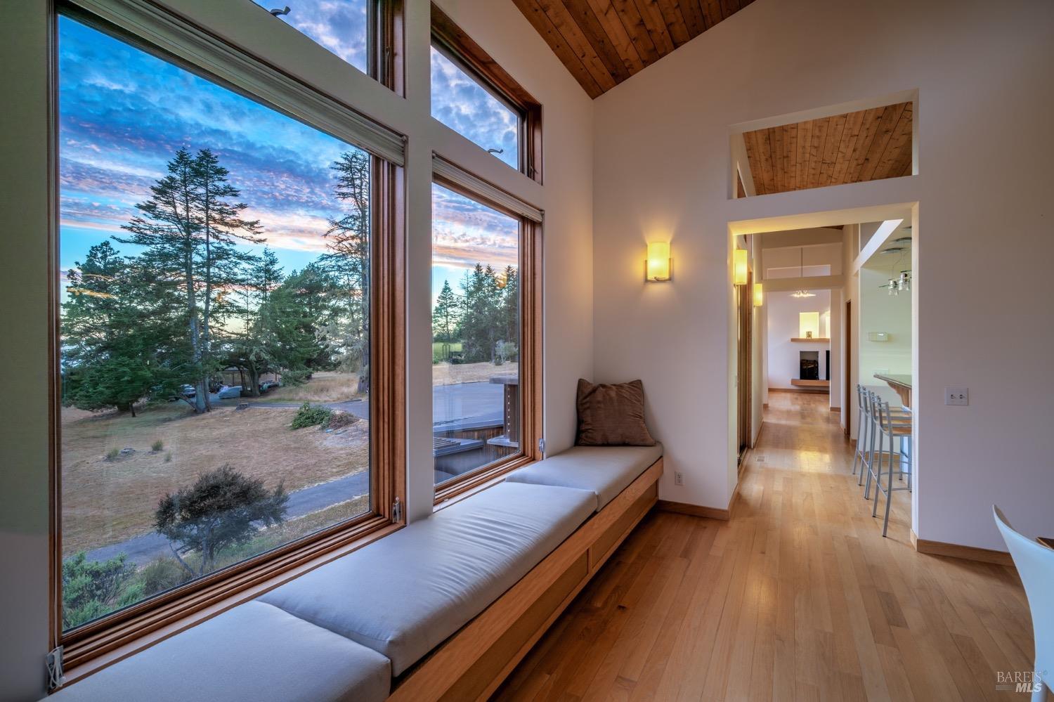 350 Conifer Close Rd