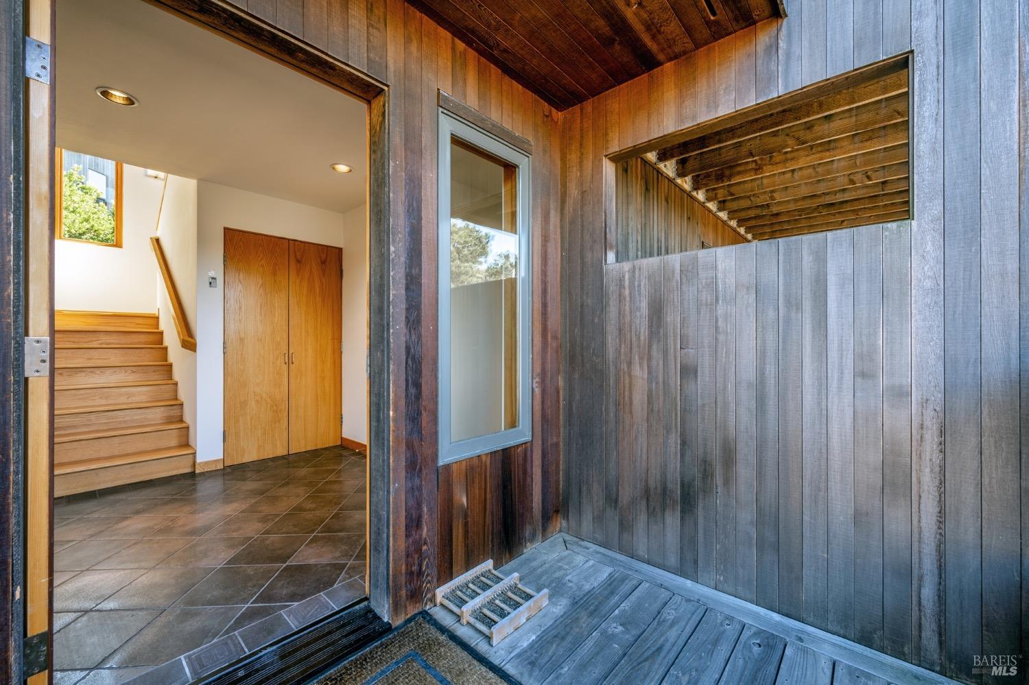 350 Conifer Close Rd