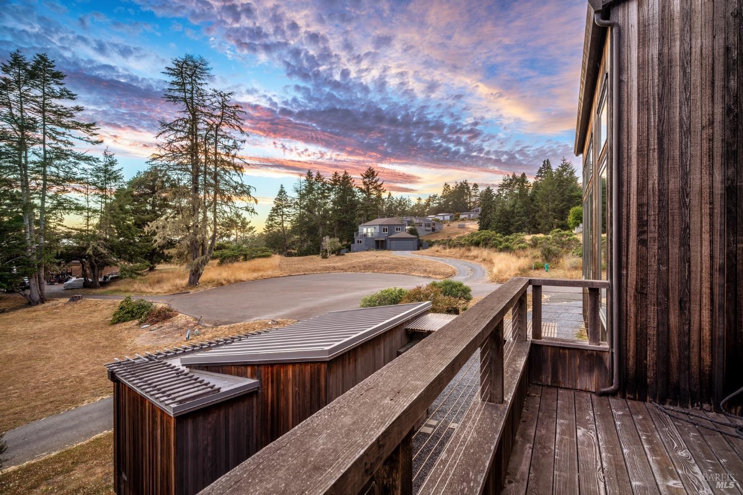 350 Conifer Close Rd