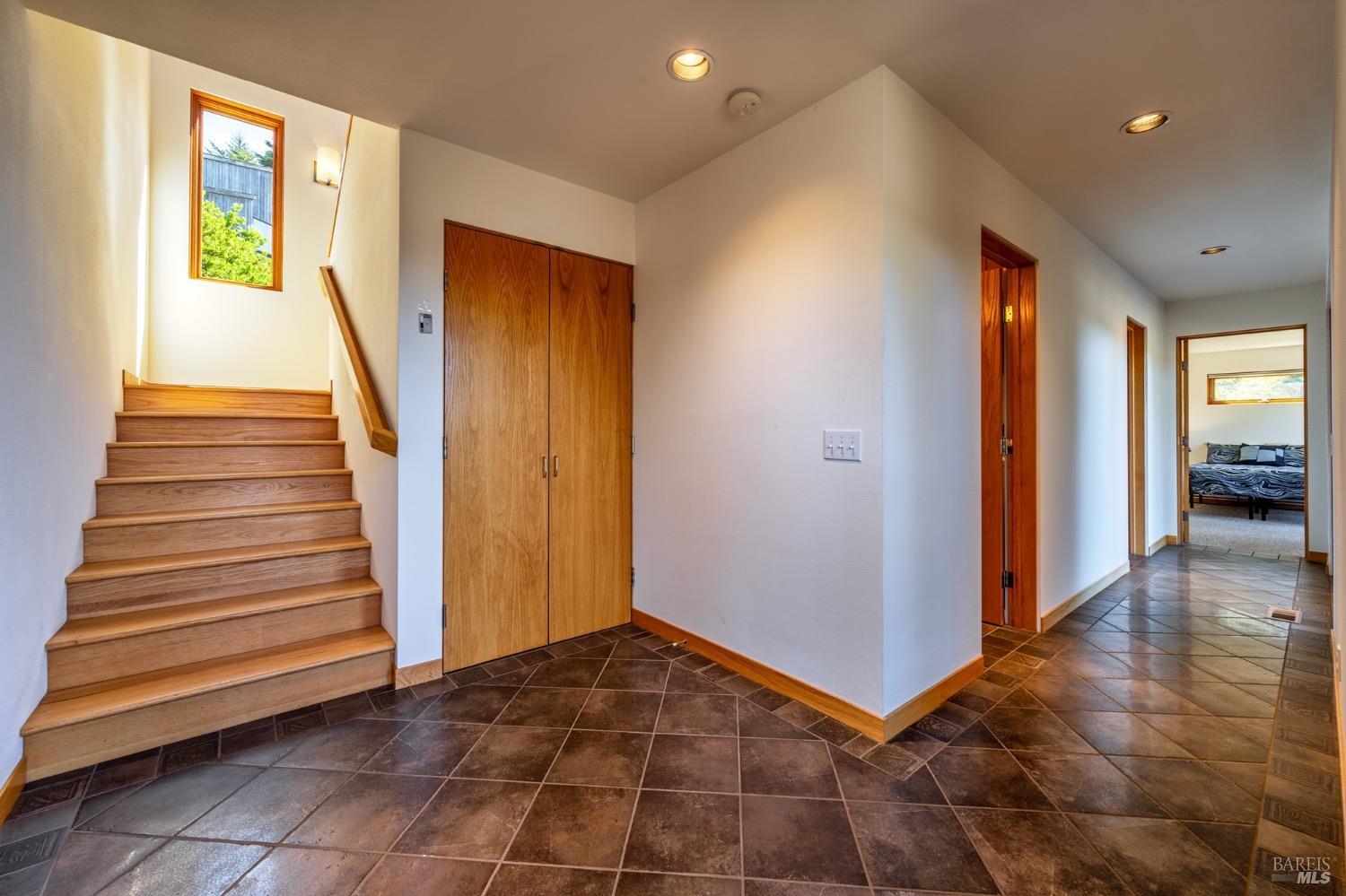 350 Conifer Close Rd