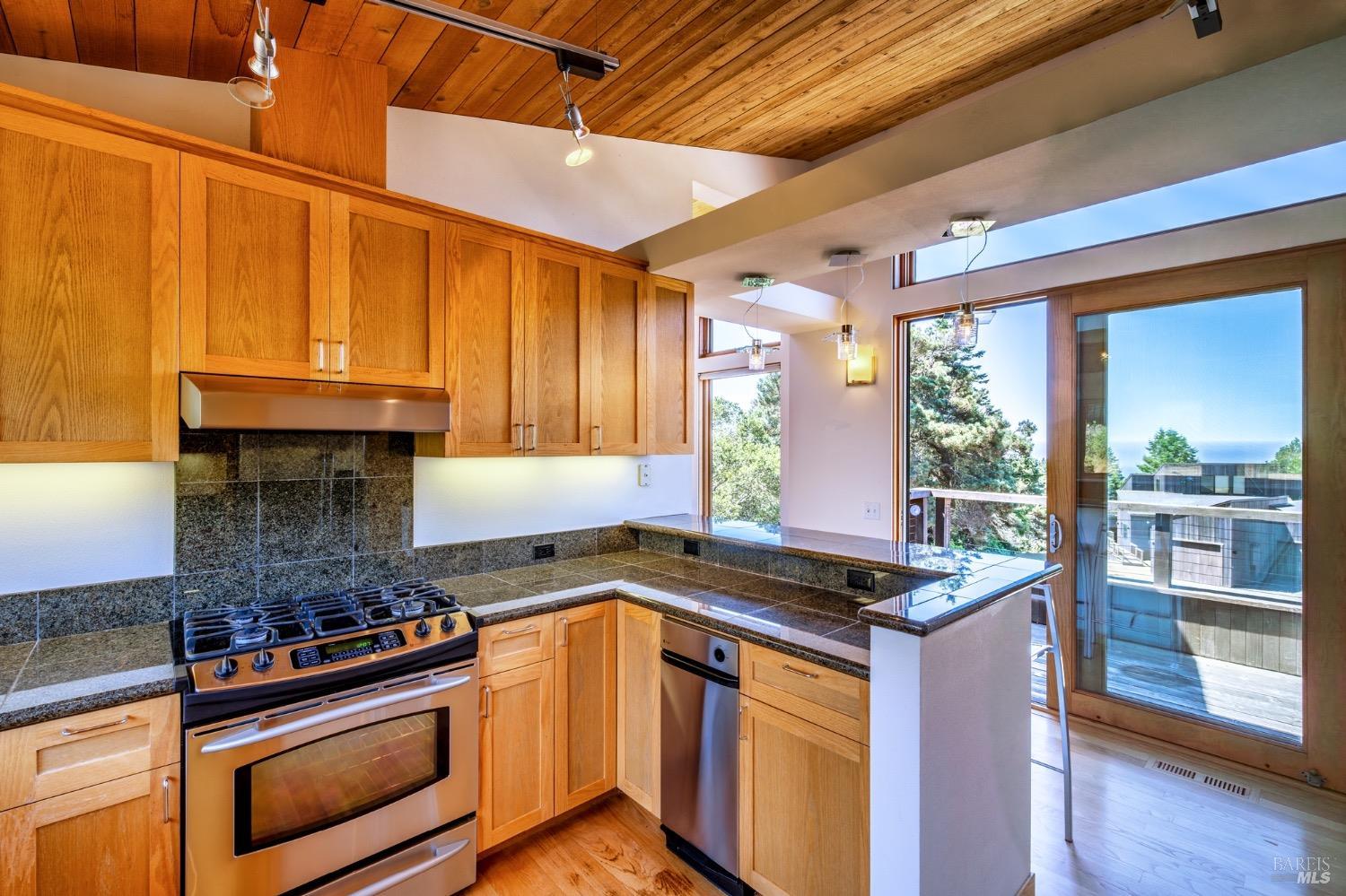 350 Conifer Close Rd