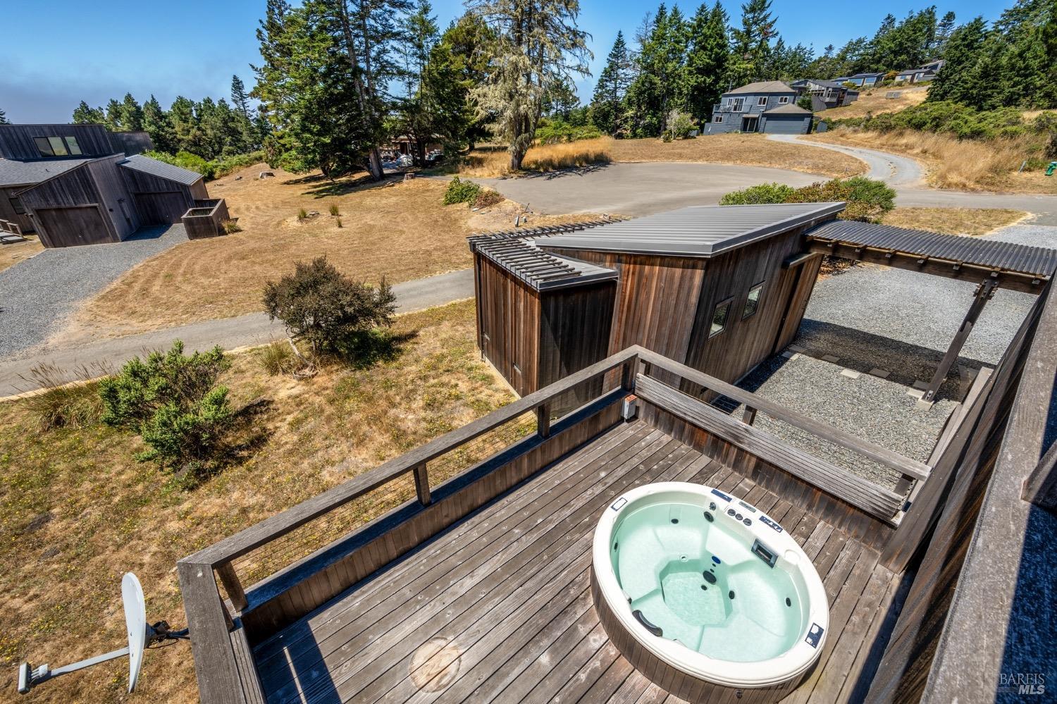 350 Conifer Close Rd