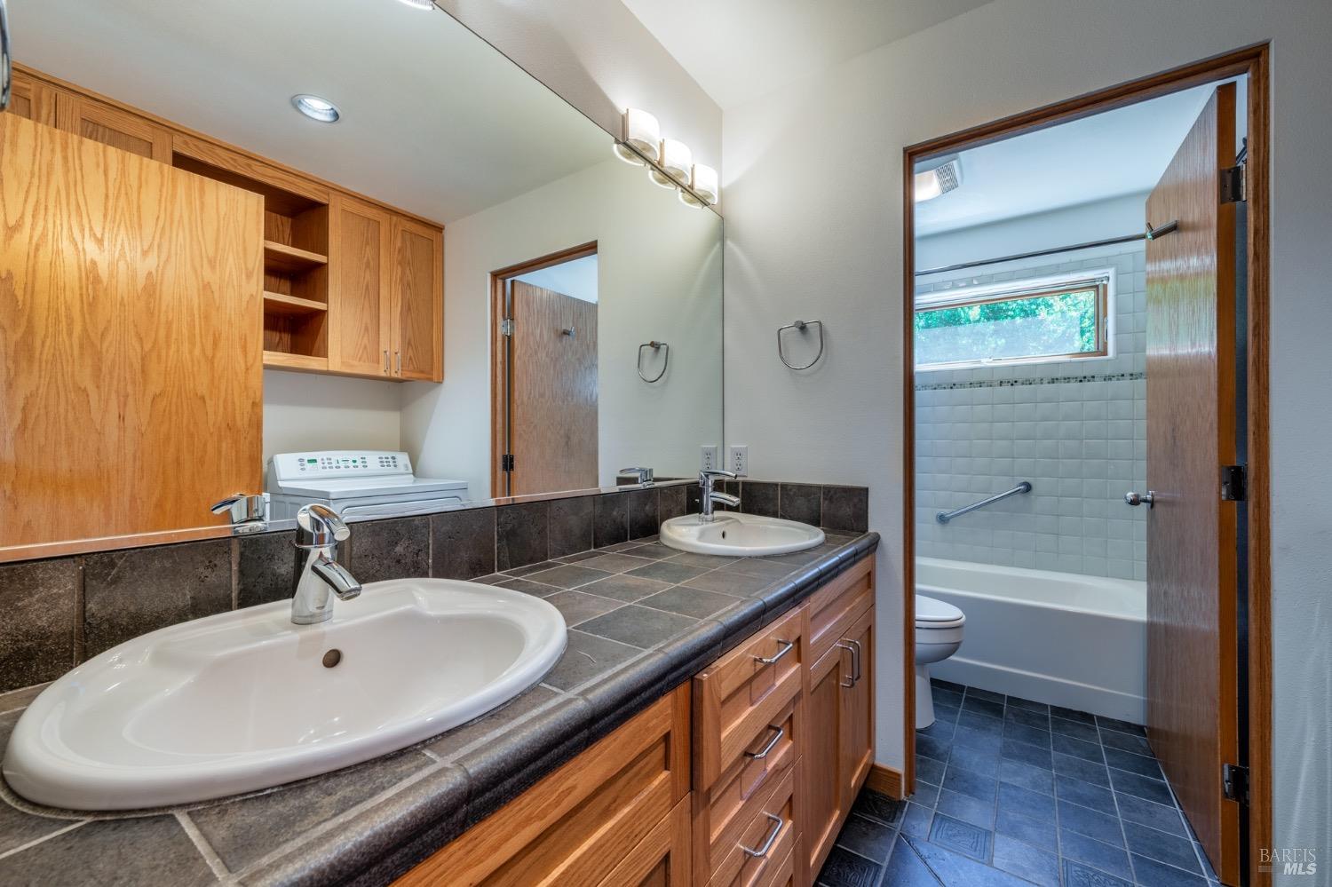 350 Conifer Close Rd