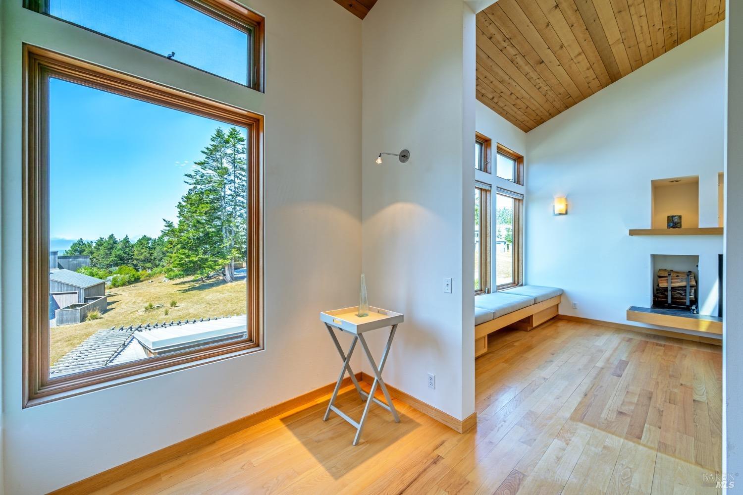 350 Conifer Close Rd