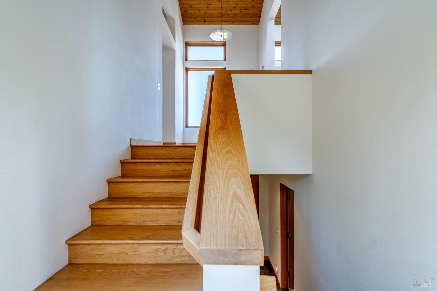 350 Conifer Close Rd