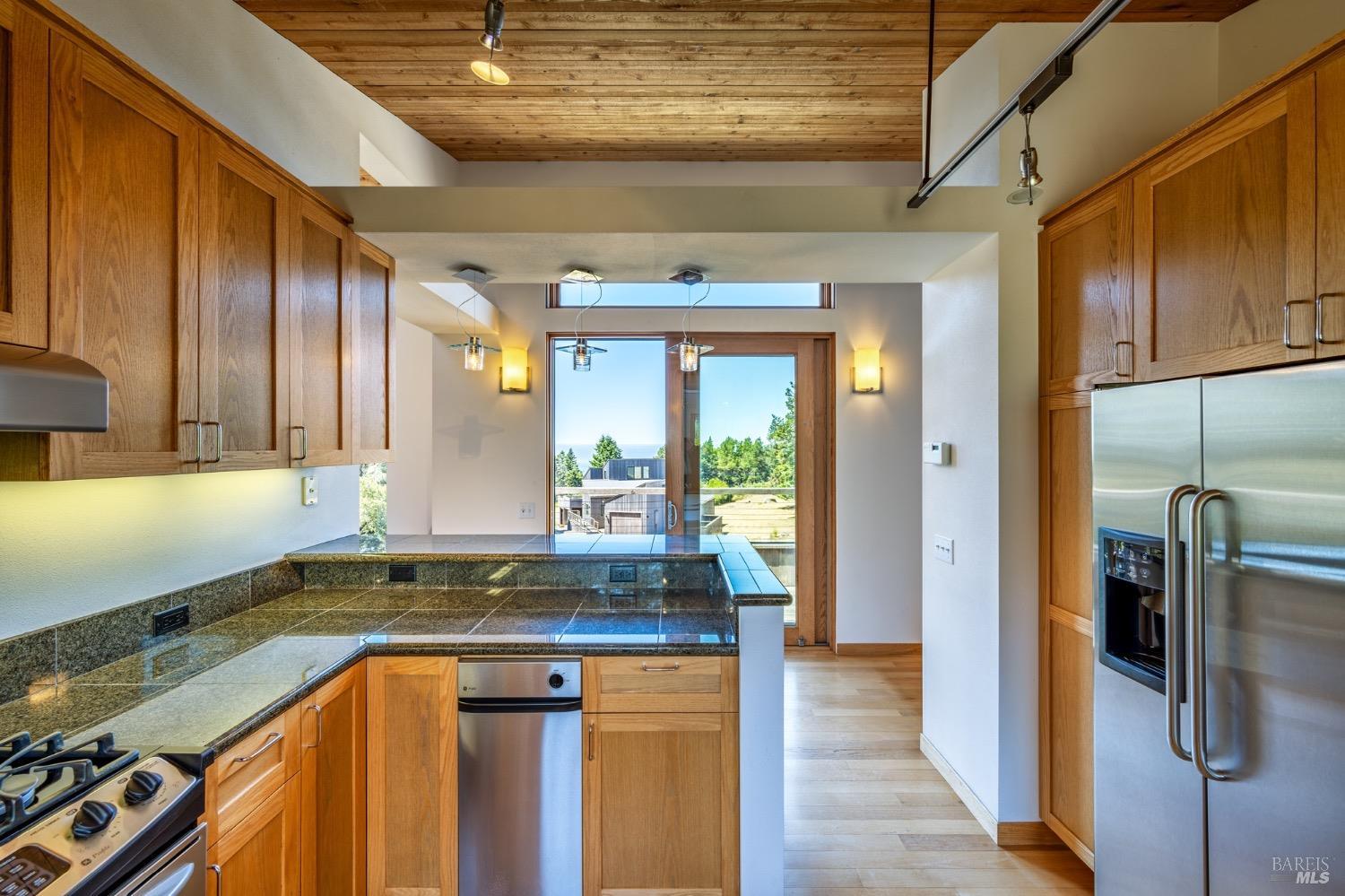 350 Conifer Close Rd