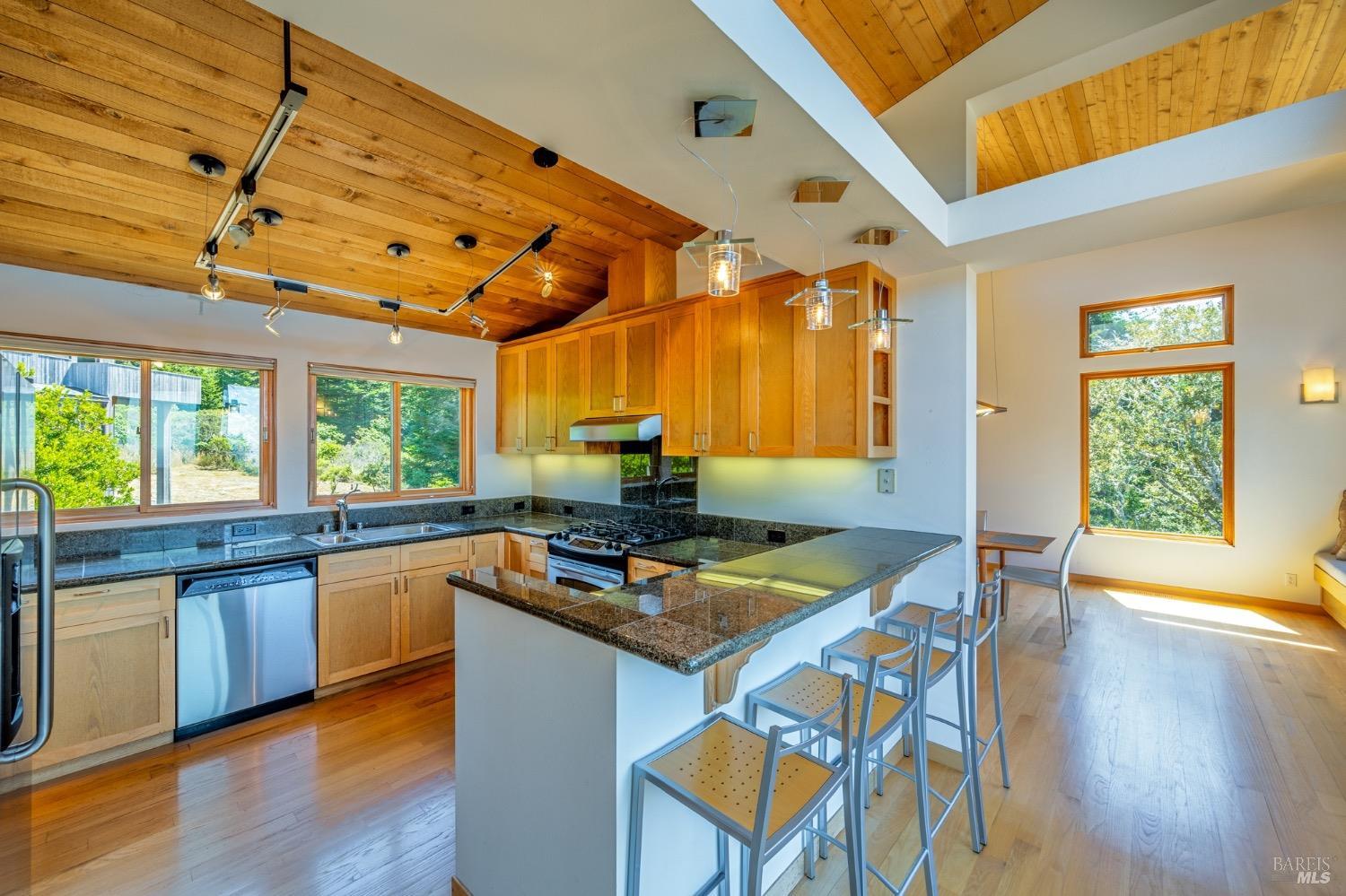 350 Conifer Close Rd