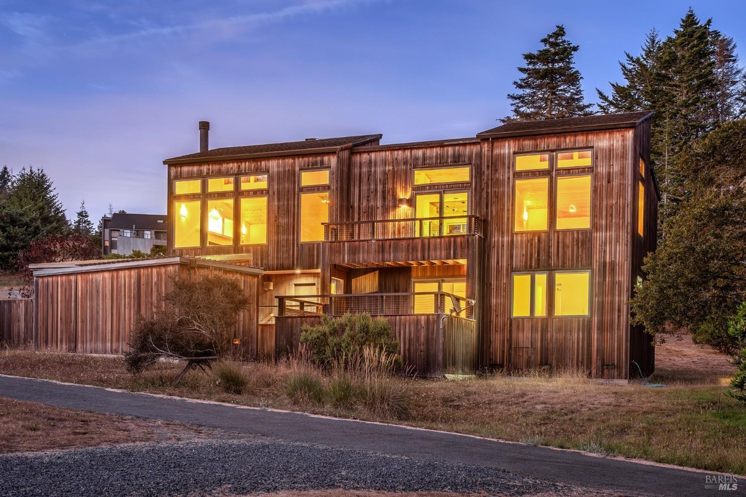 350 Conifer Close Rd