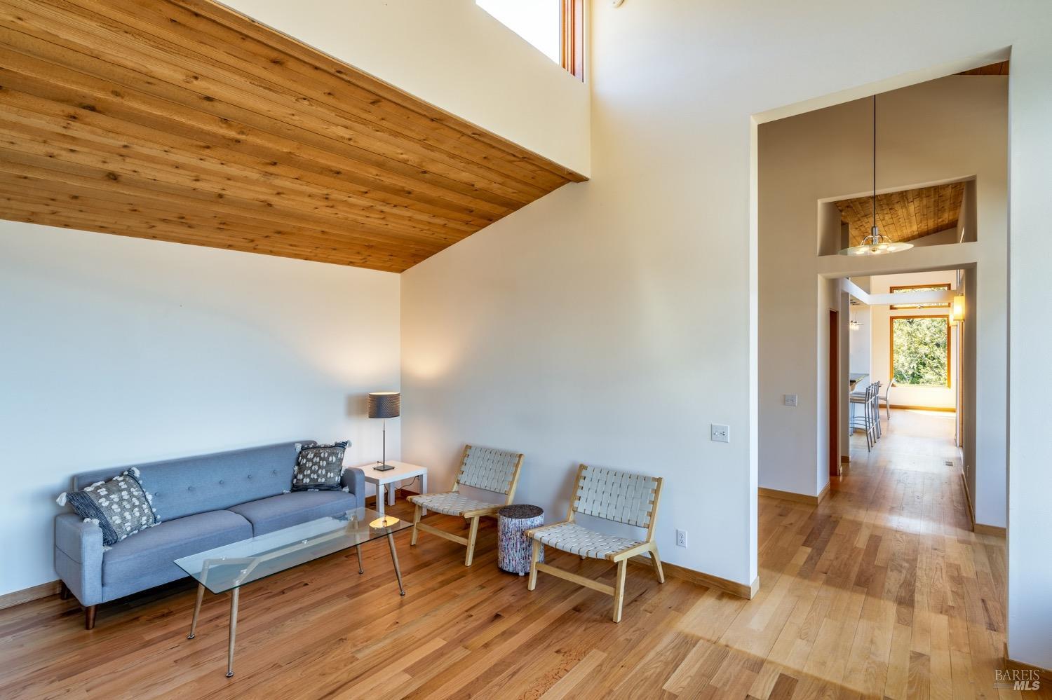 350 Conifer Close Rd