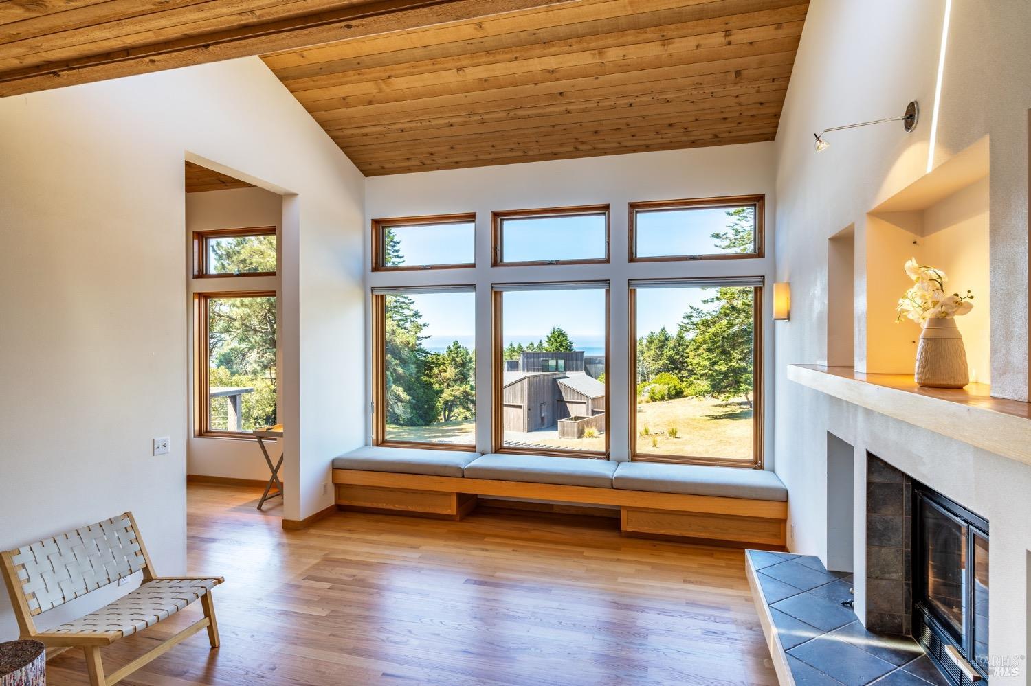 350 Conifer Close Rd