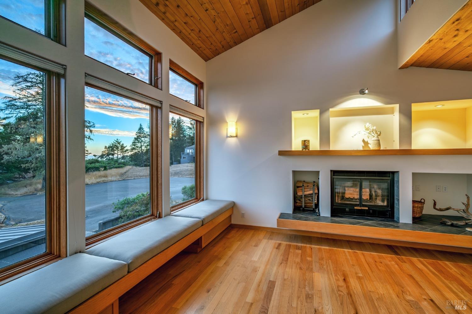 350 Conifer Close Rd