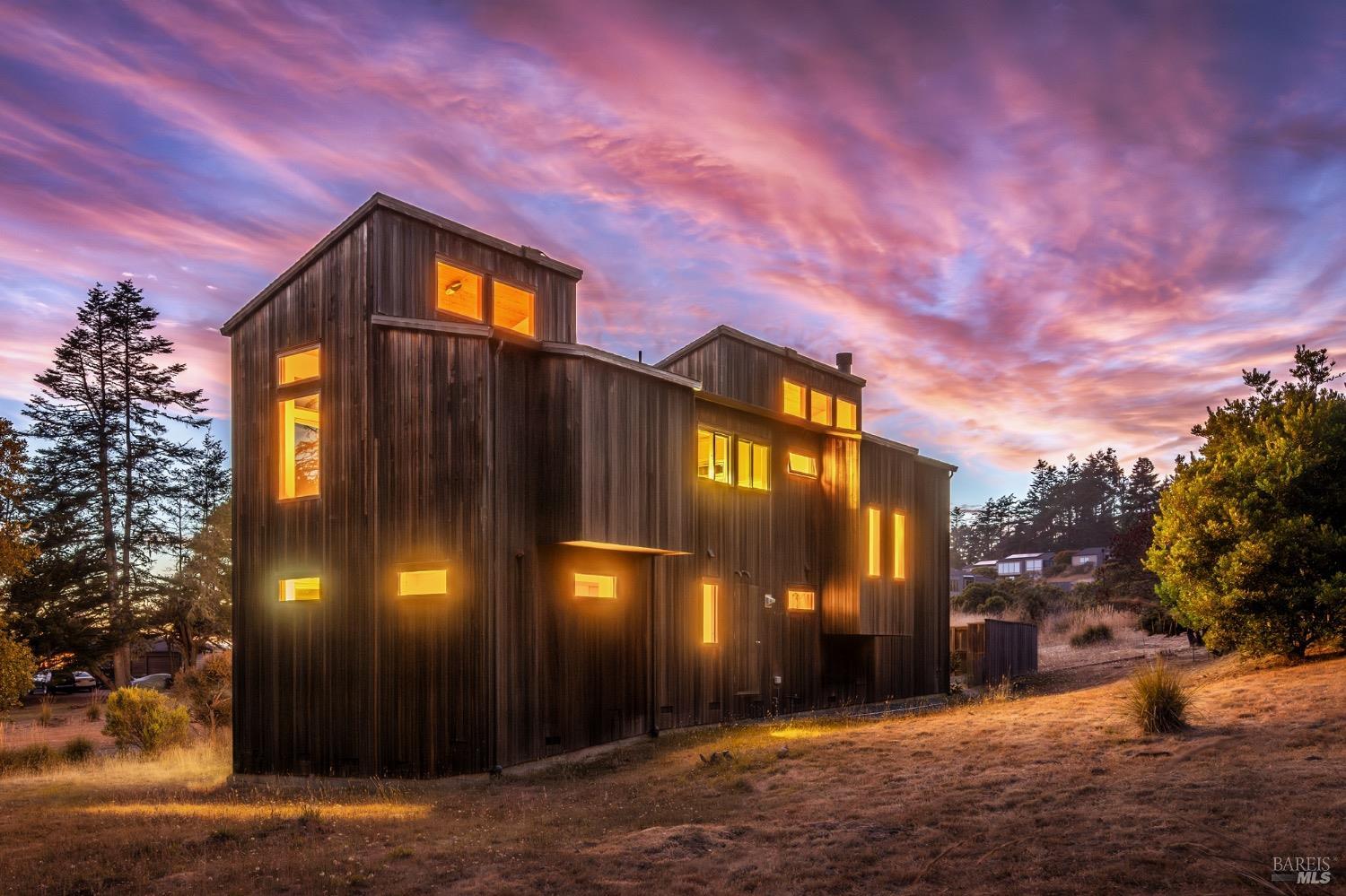 350 Conifer Close Rd