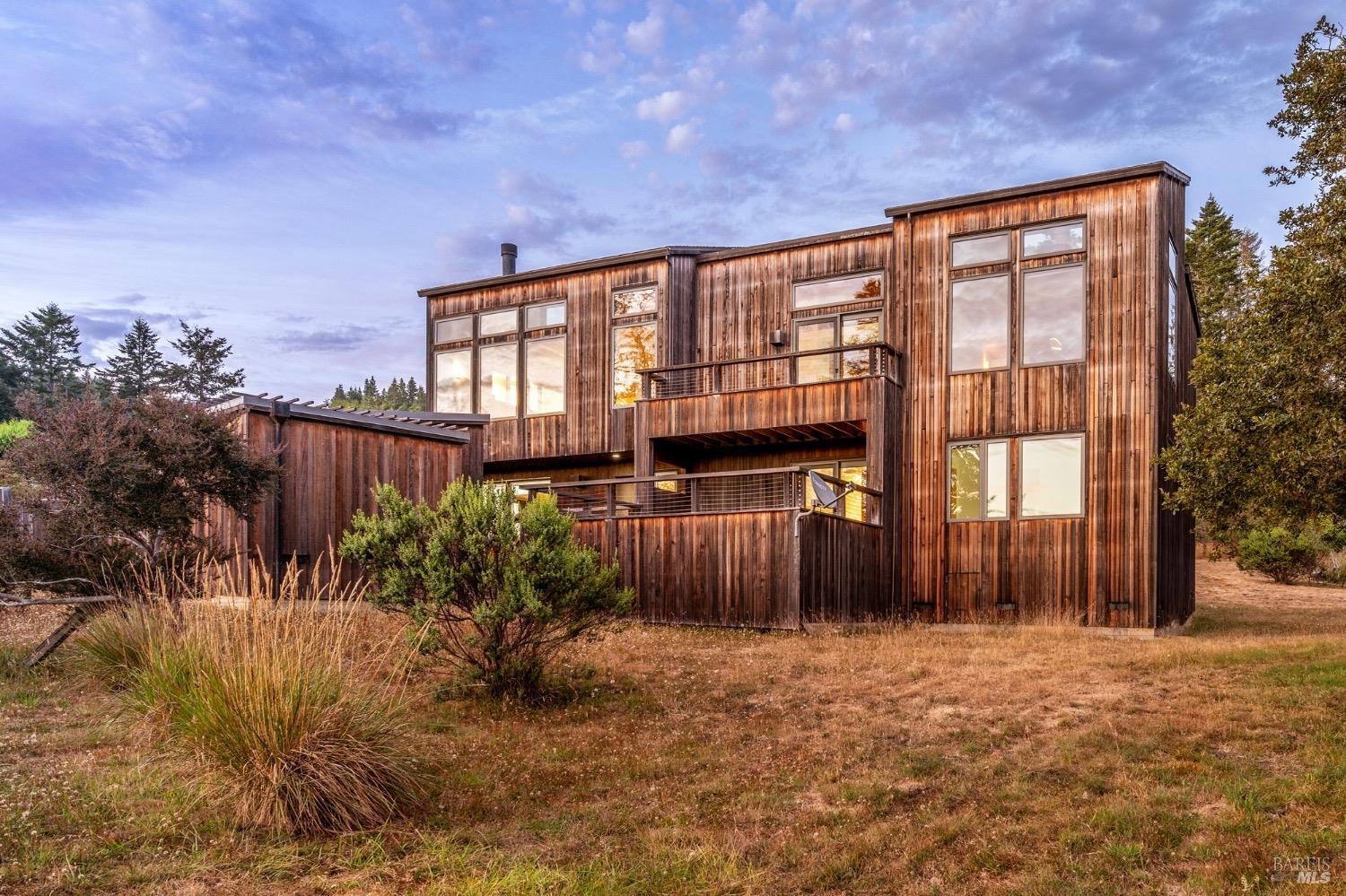 350 Conifer Close Rd