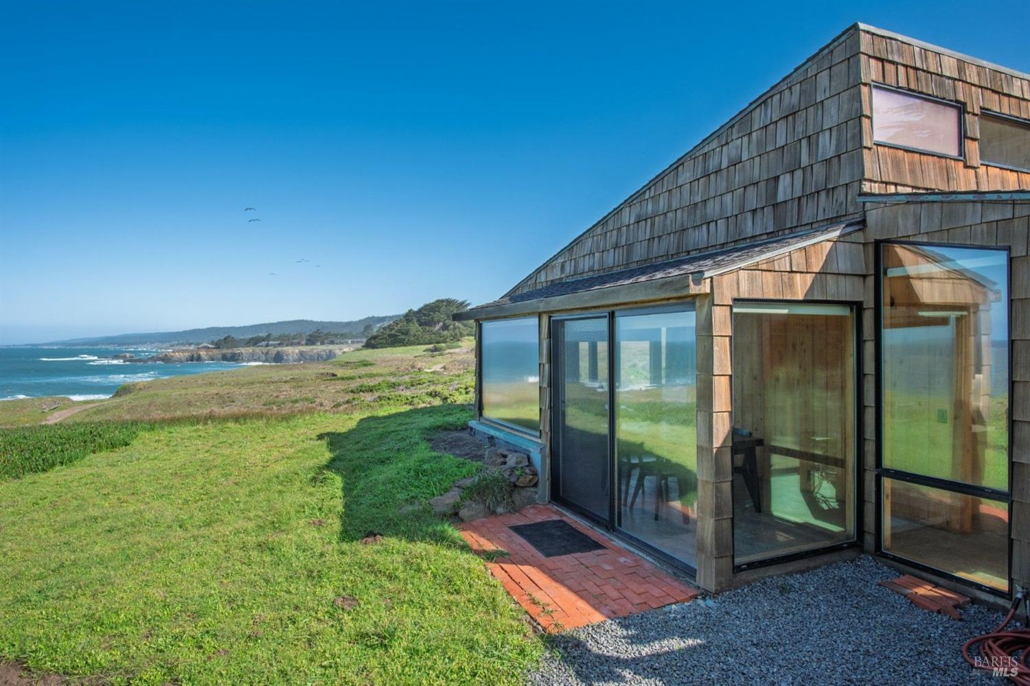 67 Black Point Reach