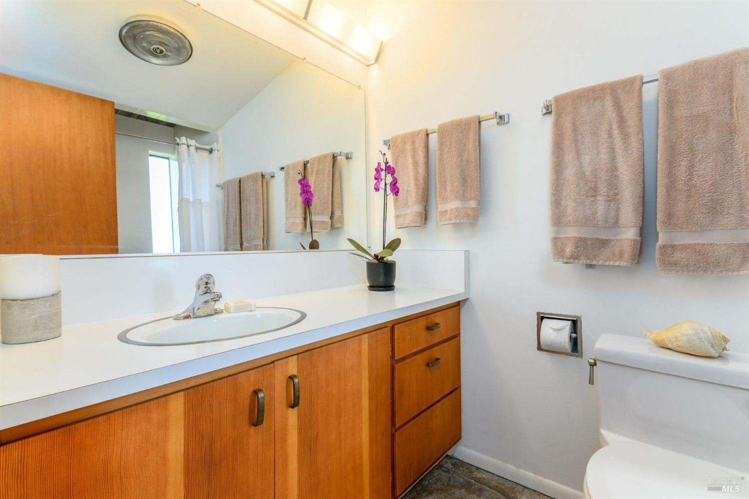 67 Black Point Reach