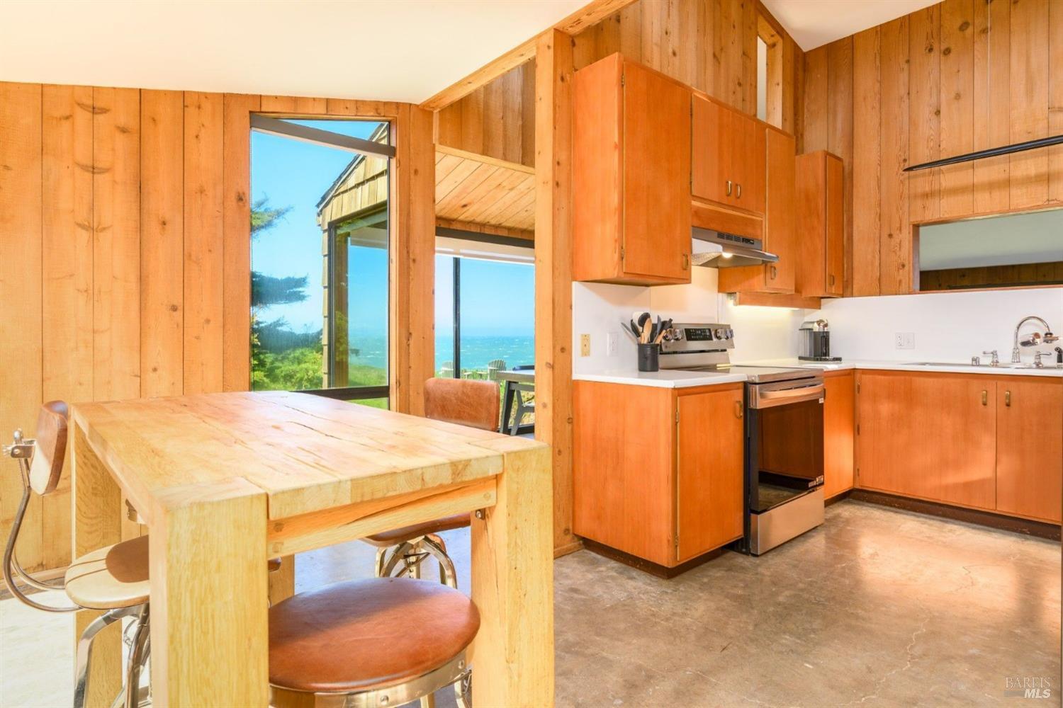 67 Black Point Reach