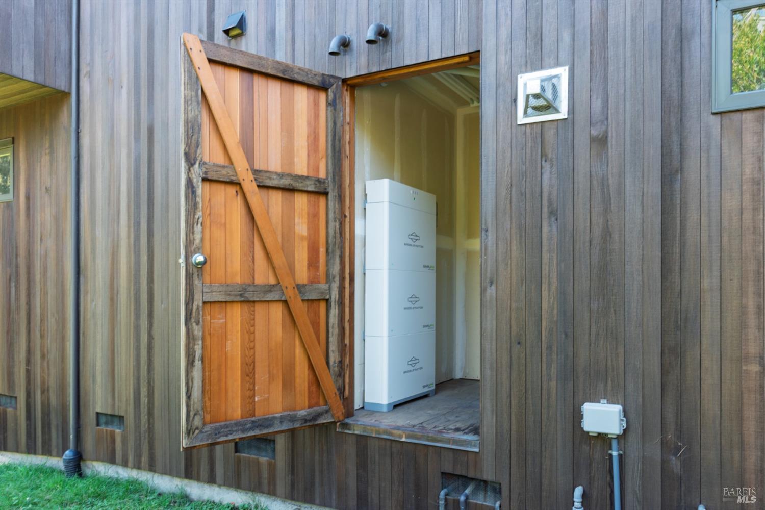 350 Conifer Close Road