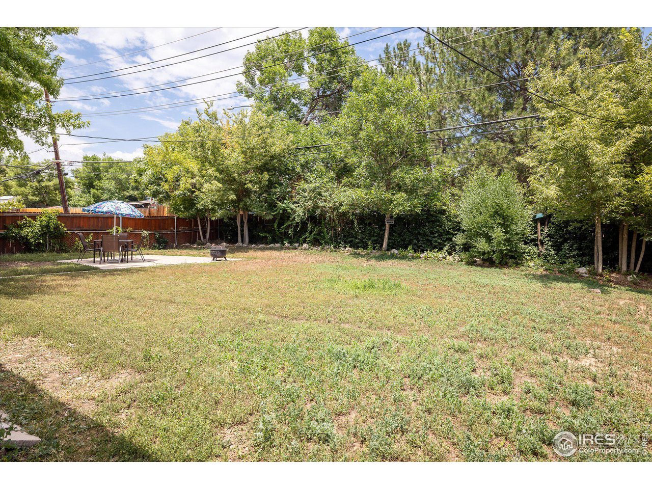 463 E 111th Pl