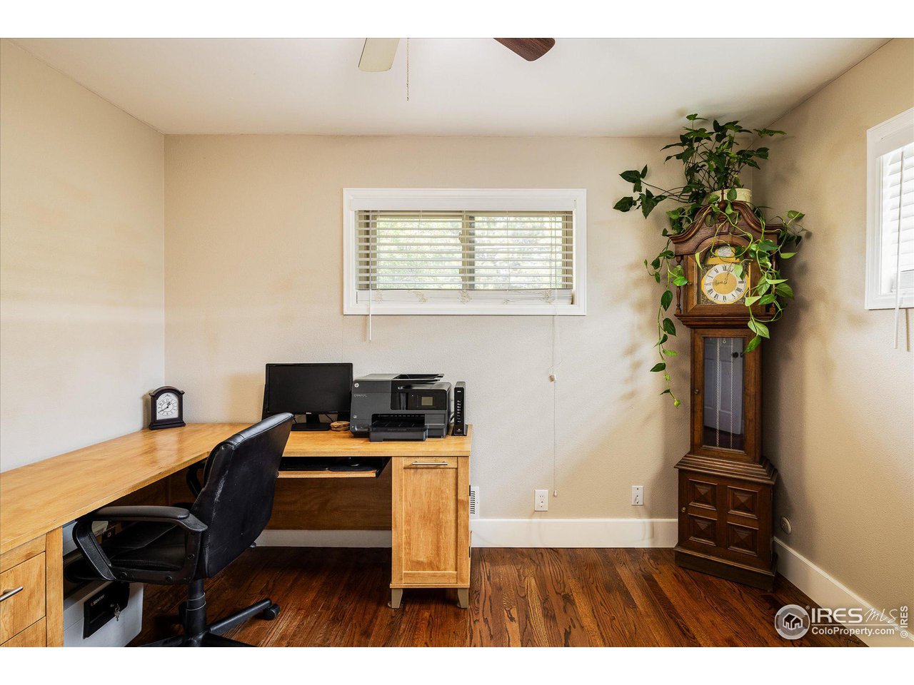 463 E 111th Pl