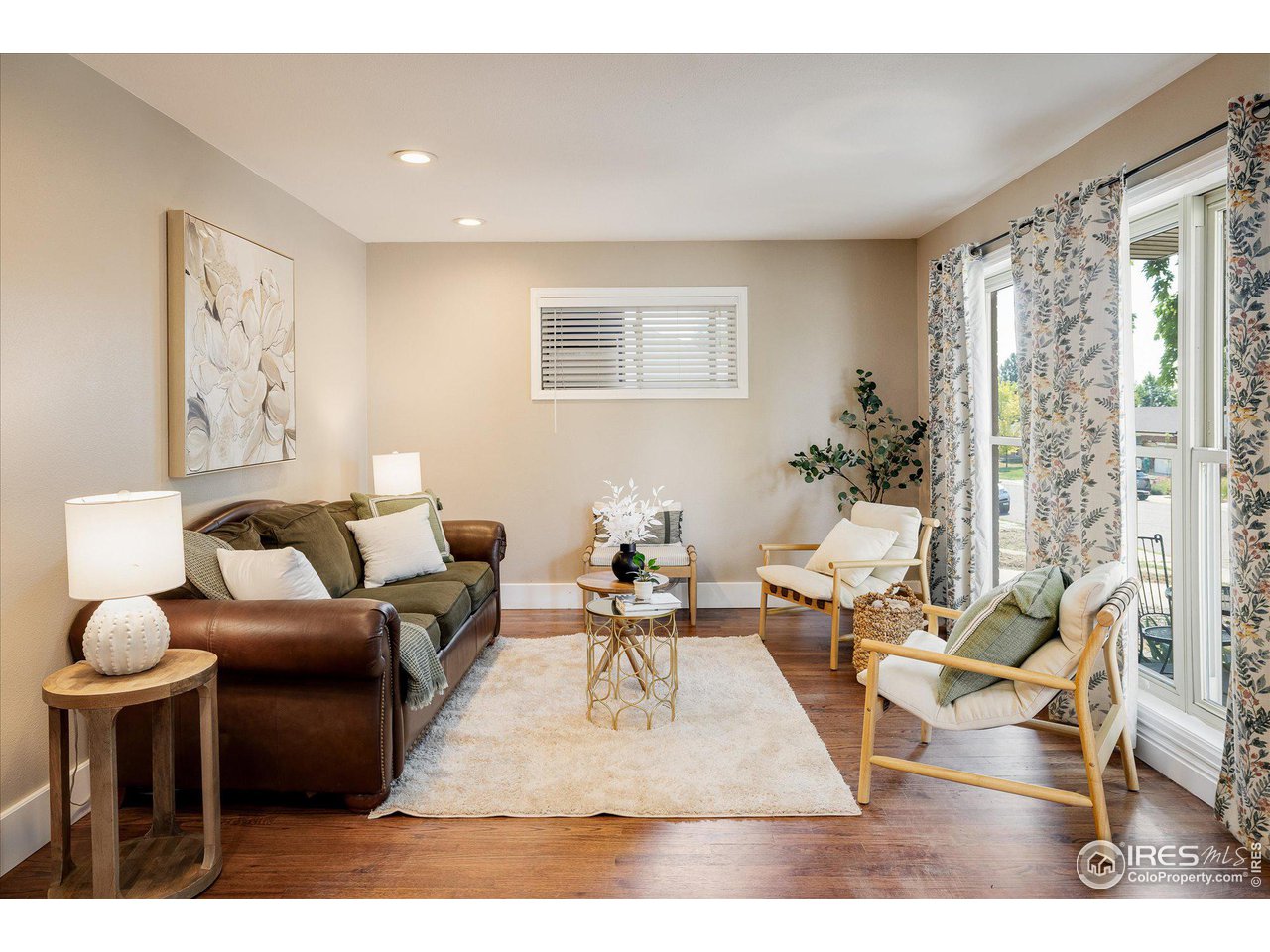 463 E 111th Pl