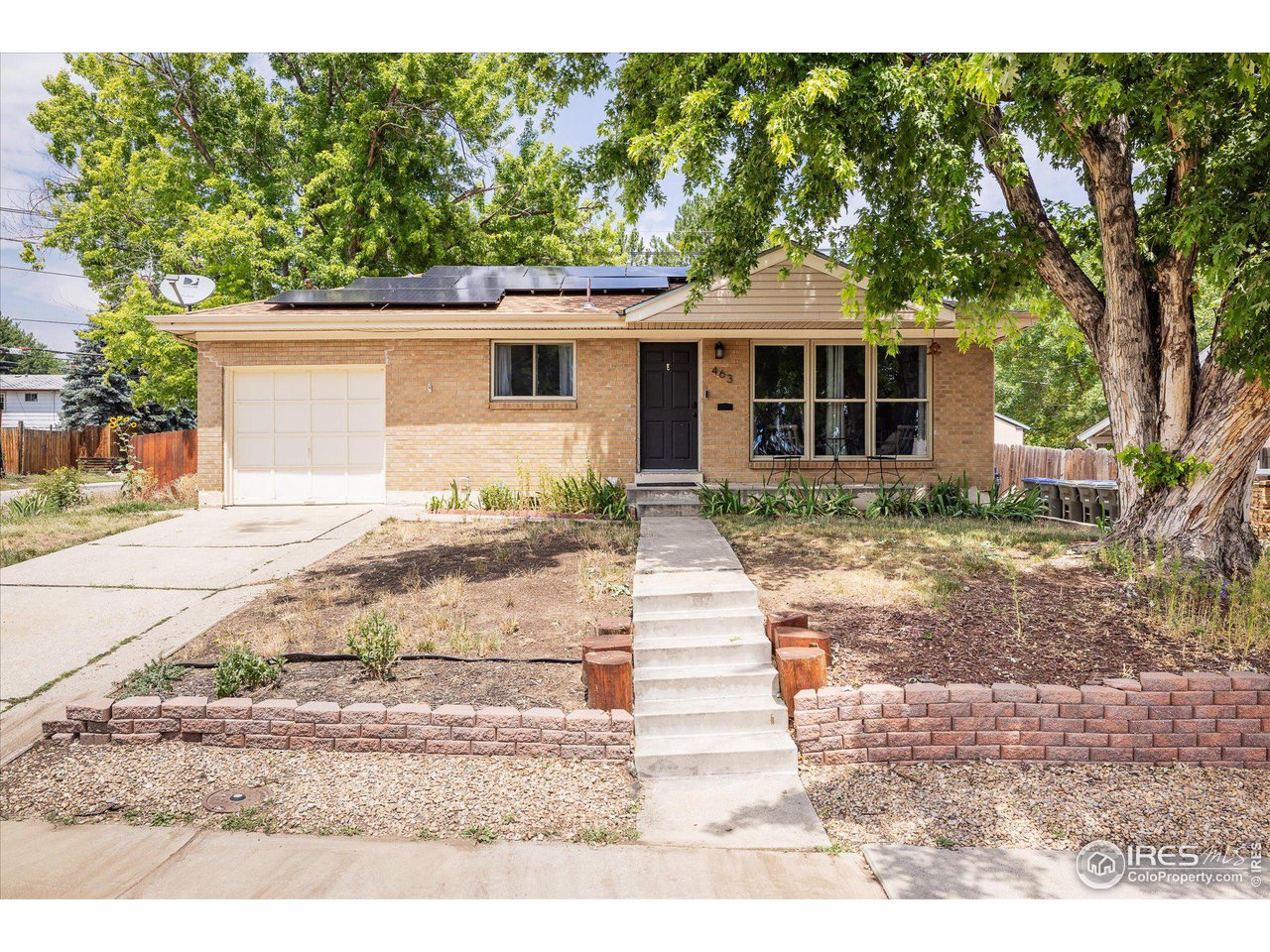 463 E 111th Pl
