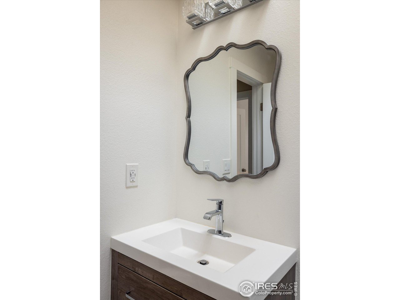 350 Arapahoe Ave 6