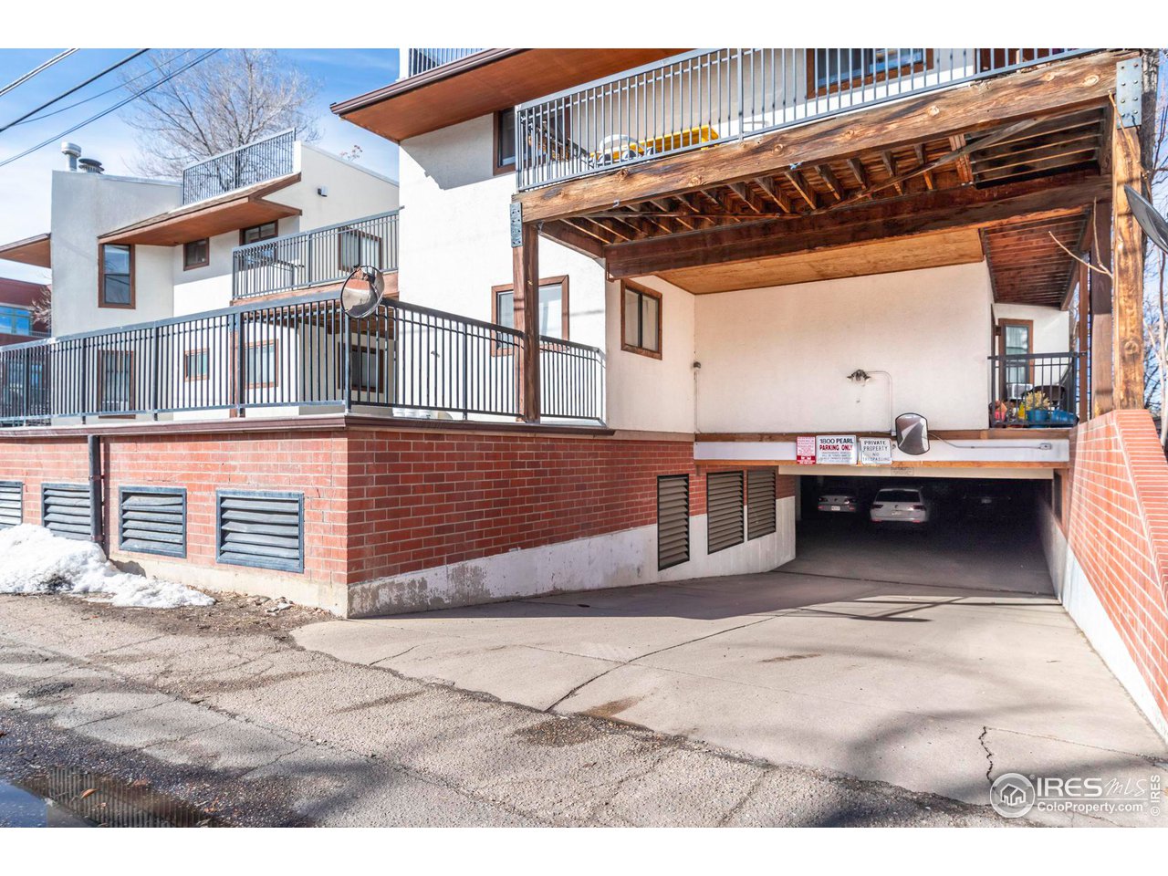 1800 Pearl St 12