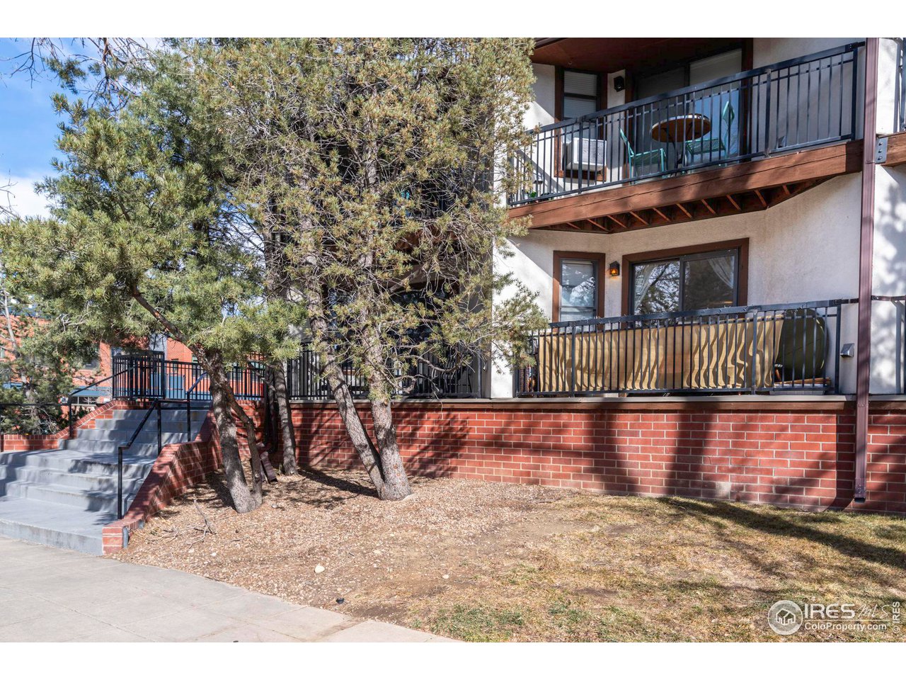 1800 Pearl St 12