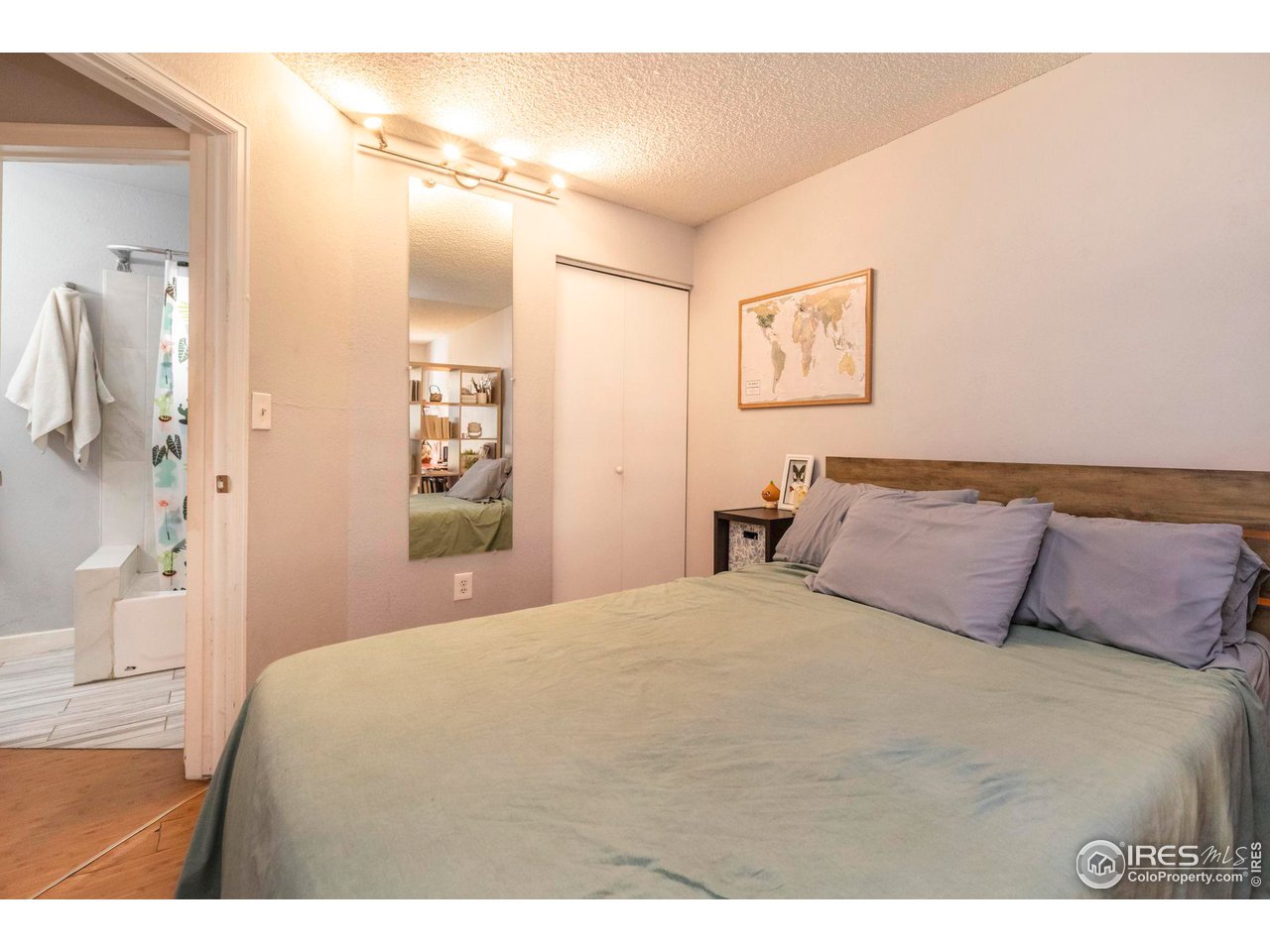 1800 Pearl St 12