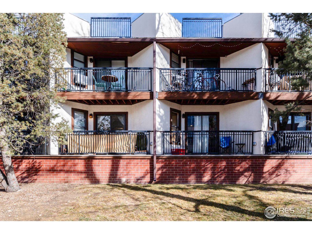 1800 Pearl St 12