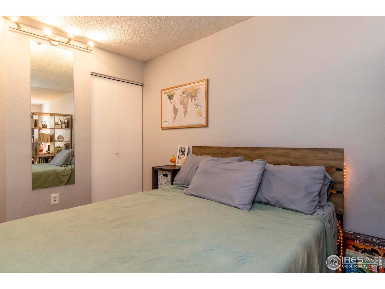 1800 Pearl St 12