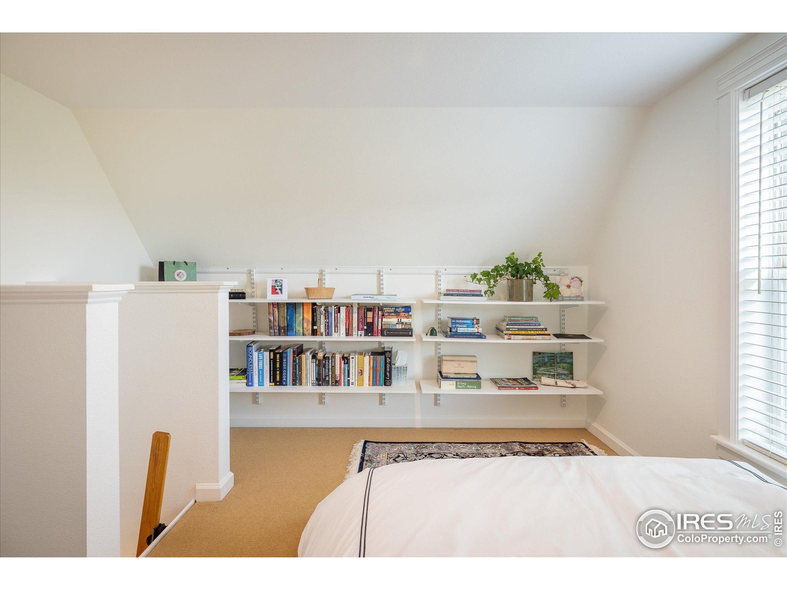 1420 Lee Hill Dr 6