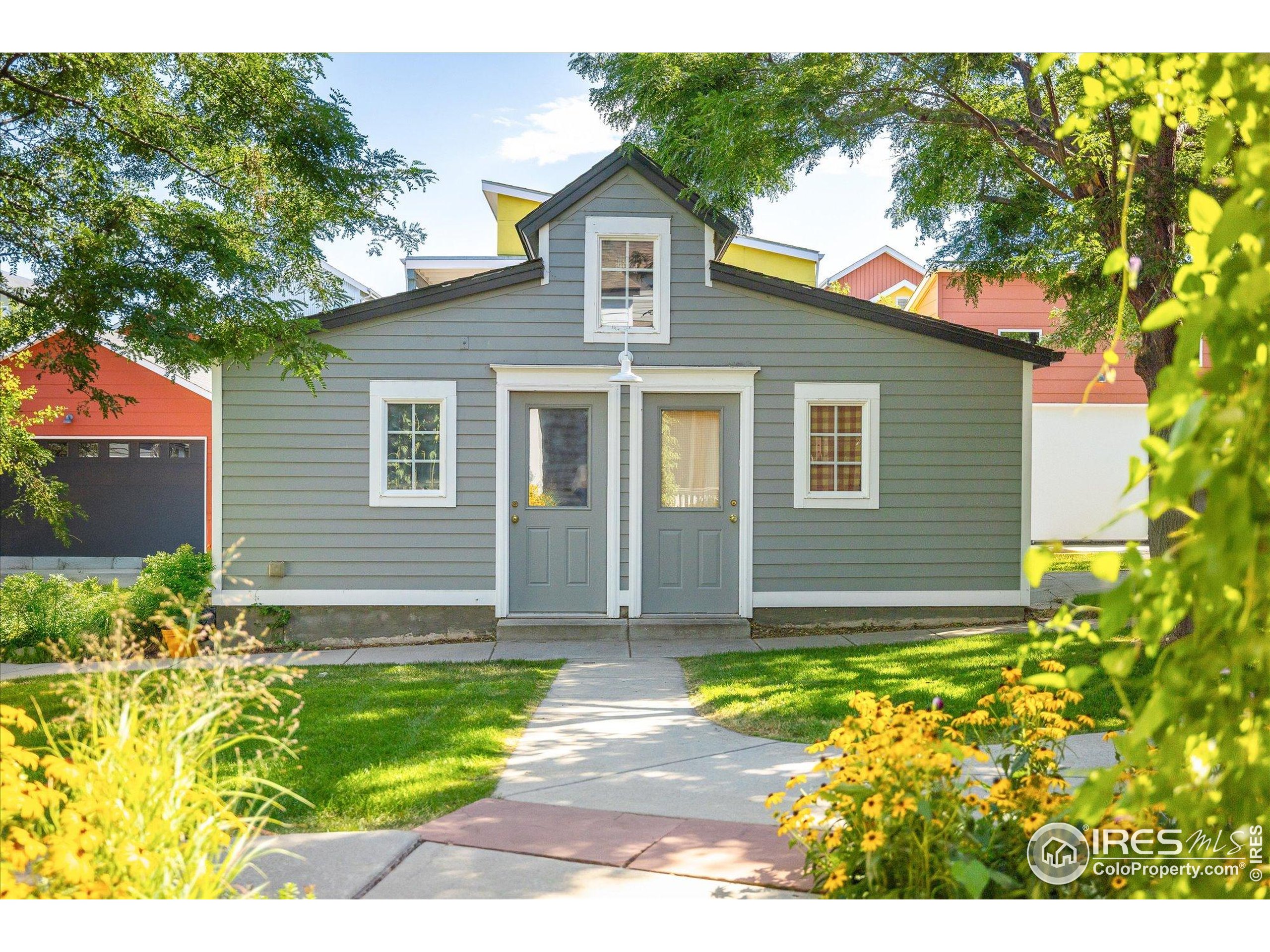 1420 Lee Hill Dr 6