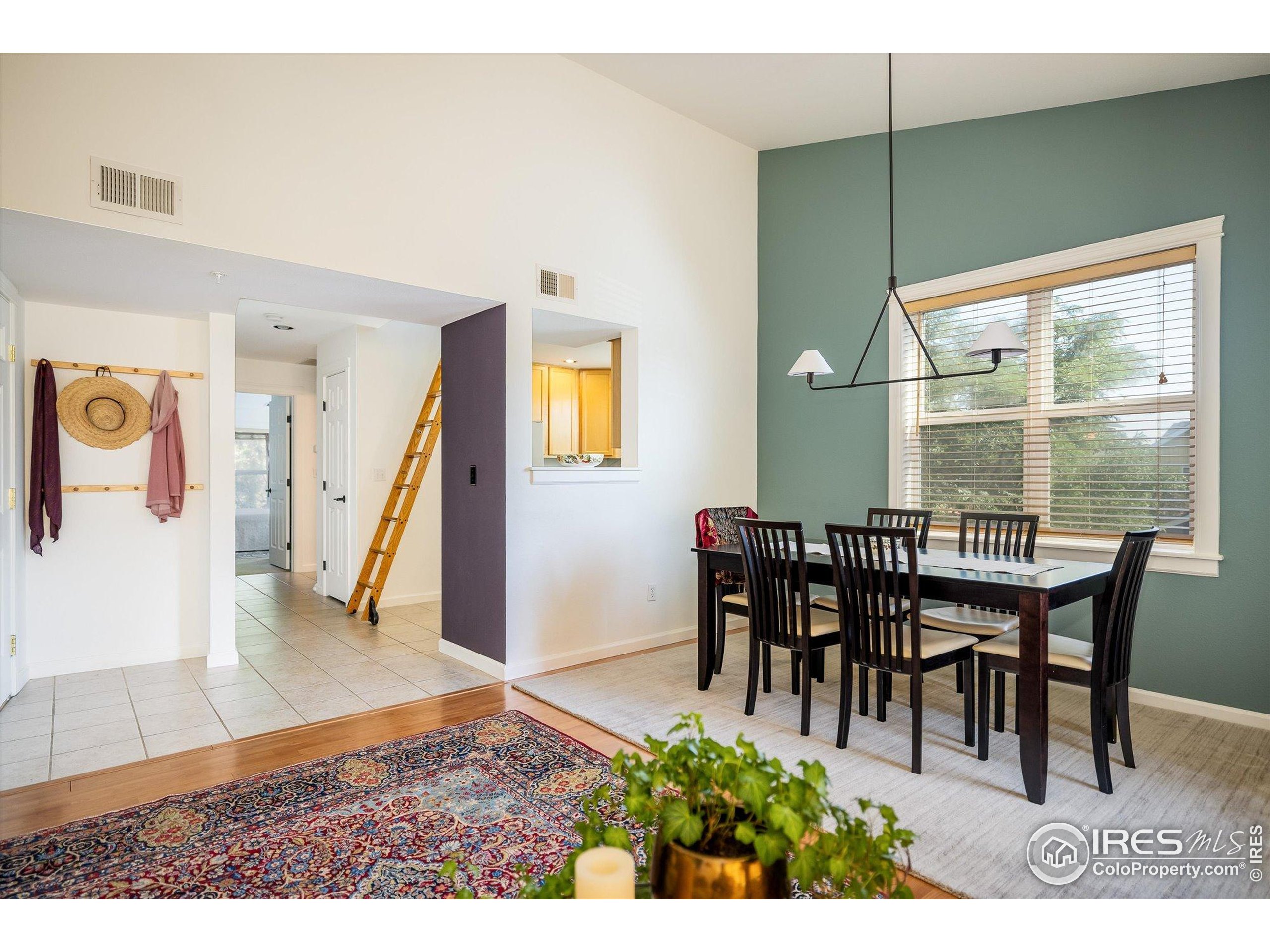 1420 Lee Hill Dr 6