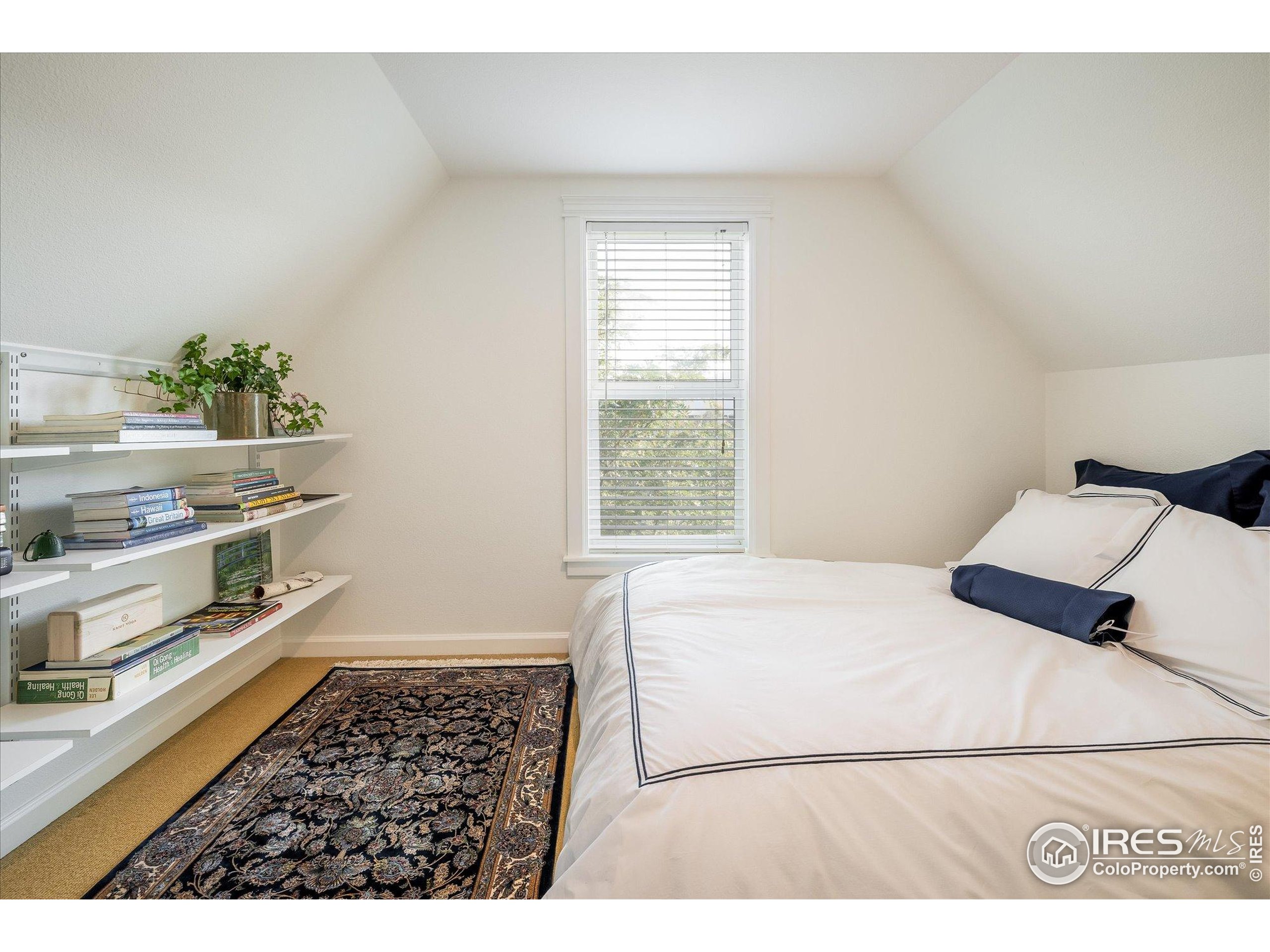 1420 Lee Hill Dr 6