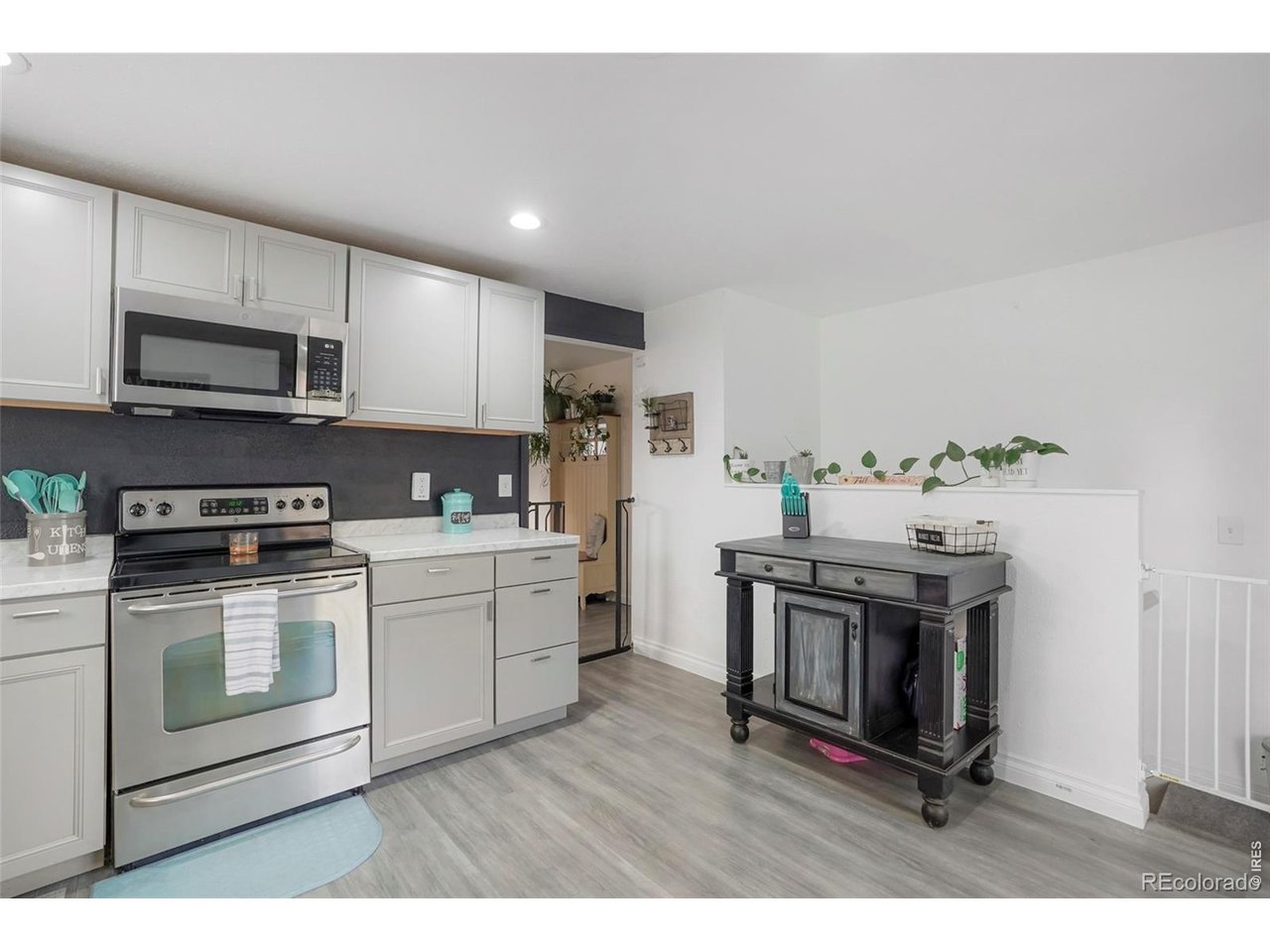9201 W 104th Pl