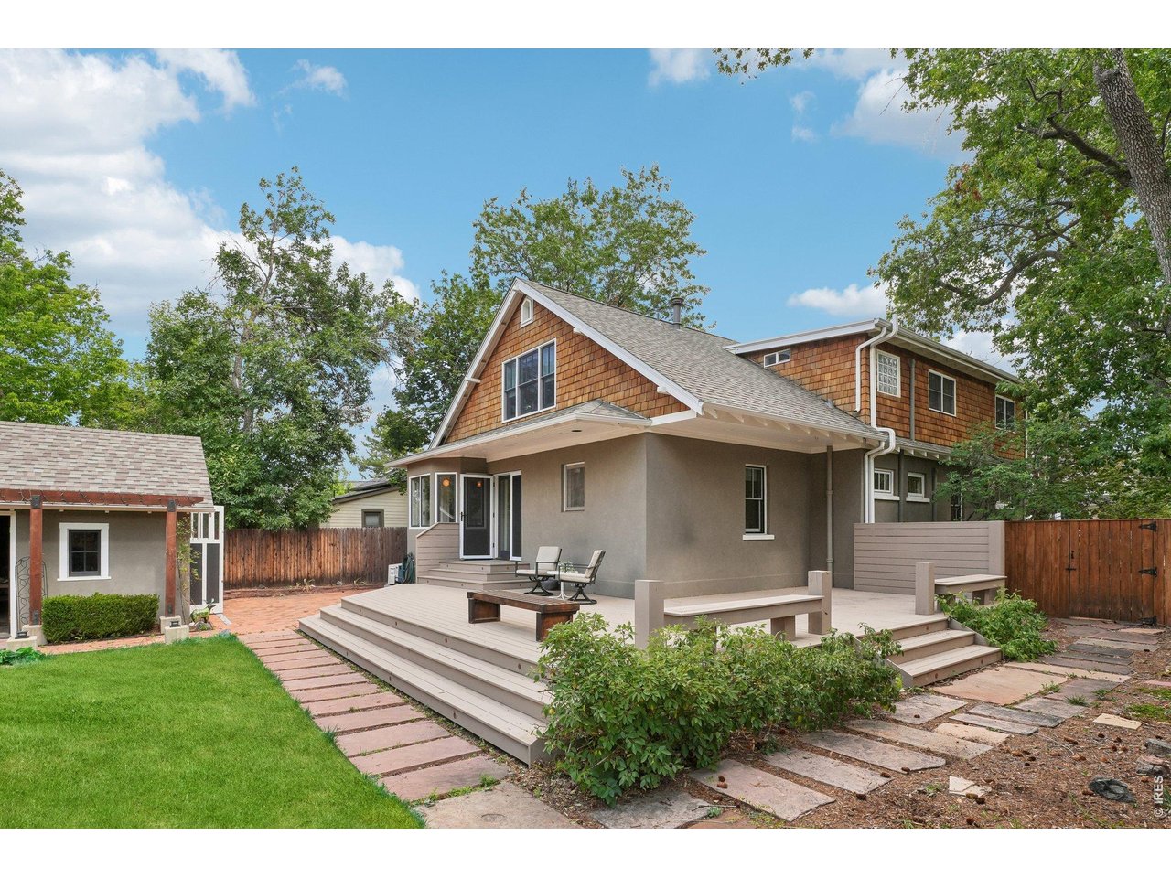 1013 Mapleton Ave