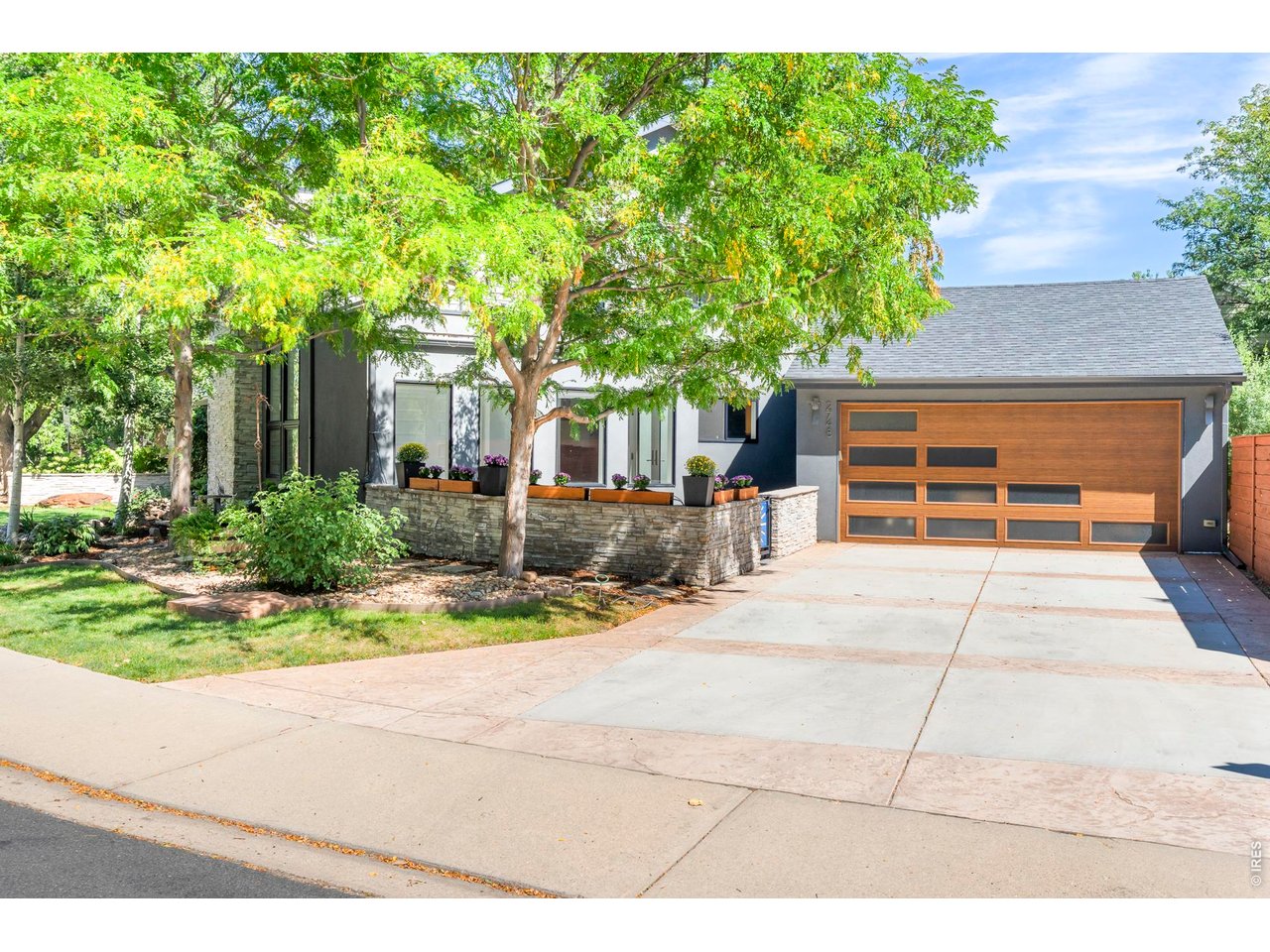 2748 Winding Trail Dr