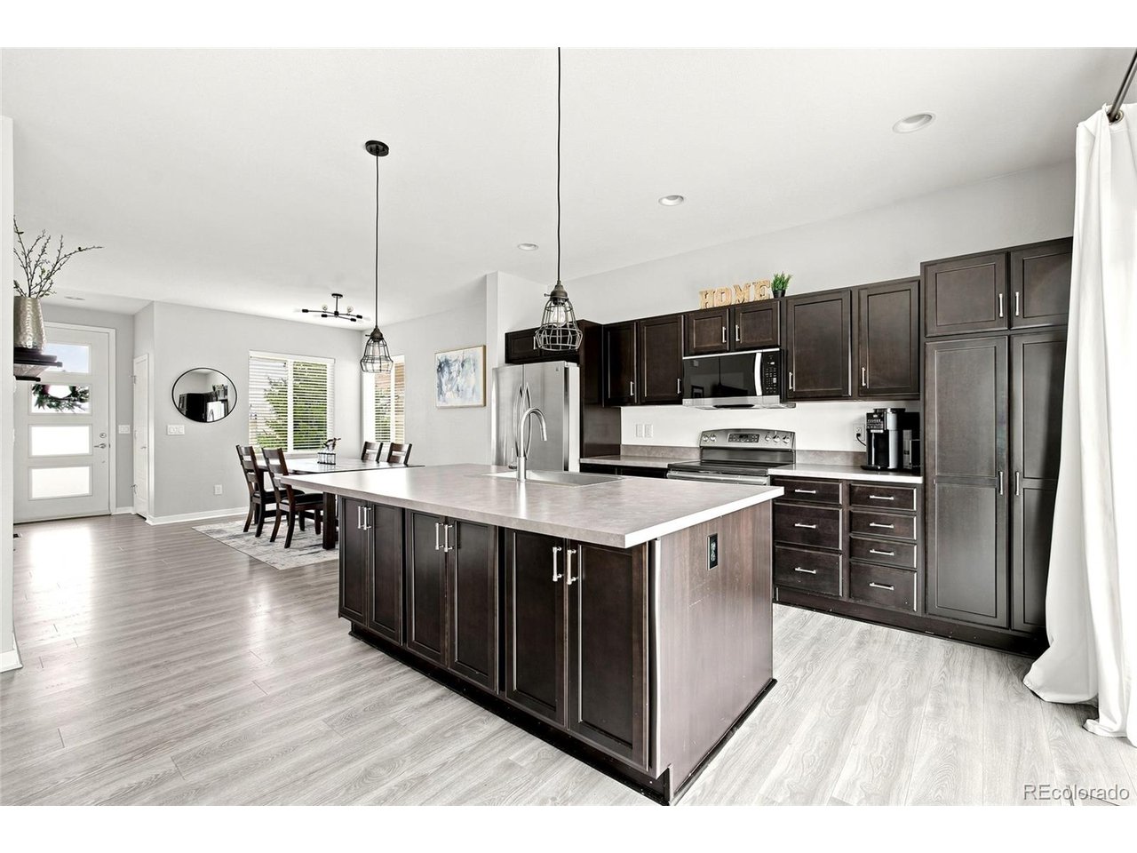10850 Richfield Cir