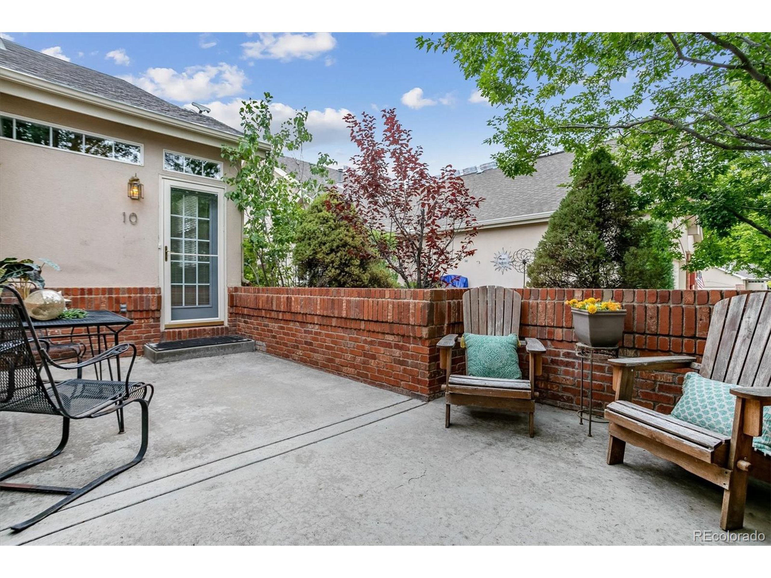 1333 Charles Dr 10