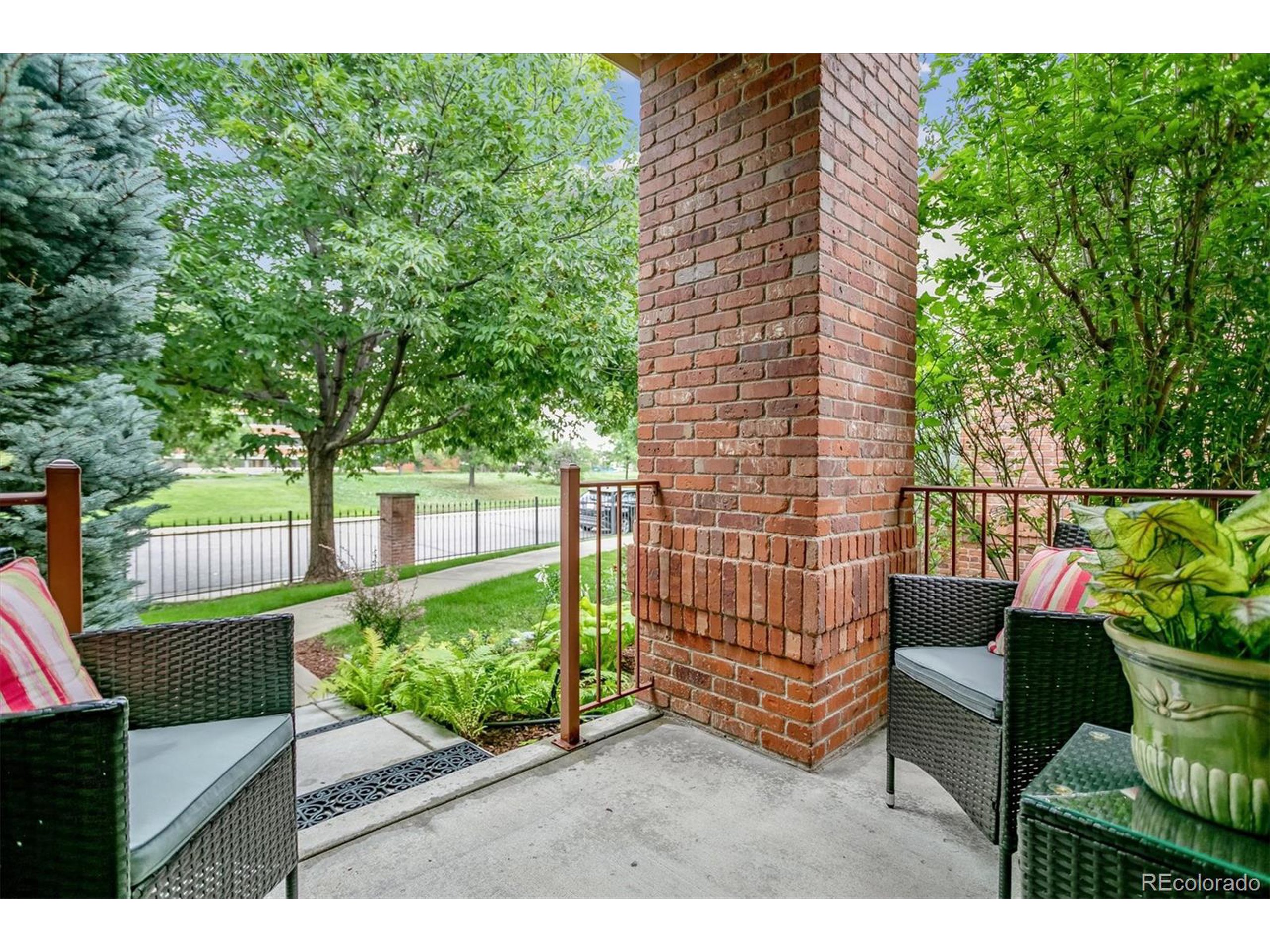 1333 Charles Dr 10