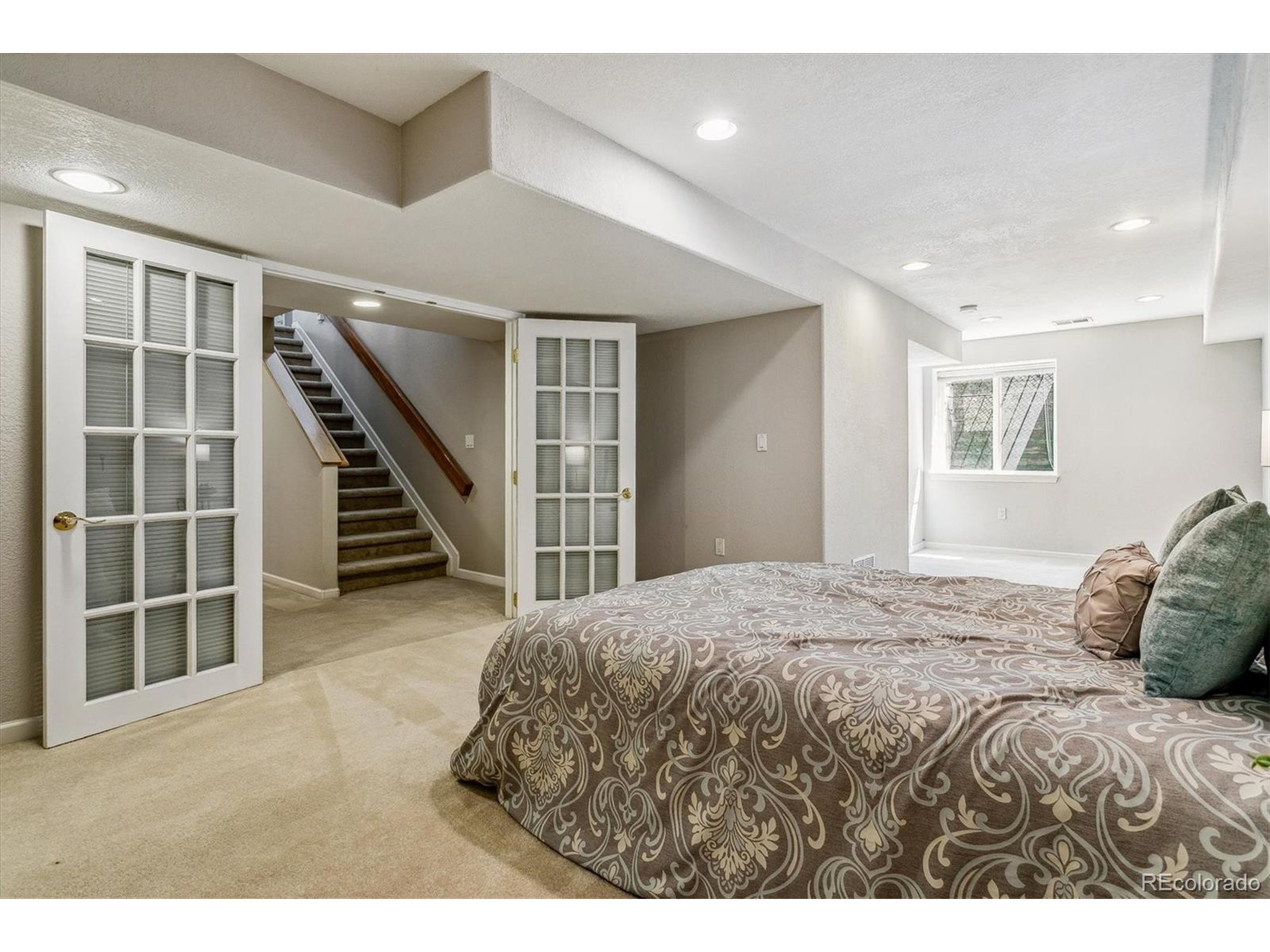 1333 Charles Dr 10