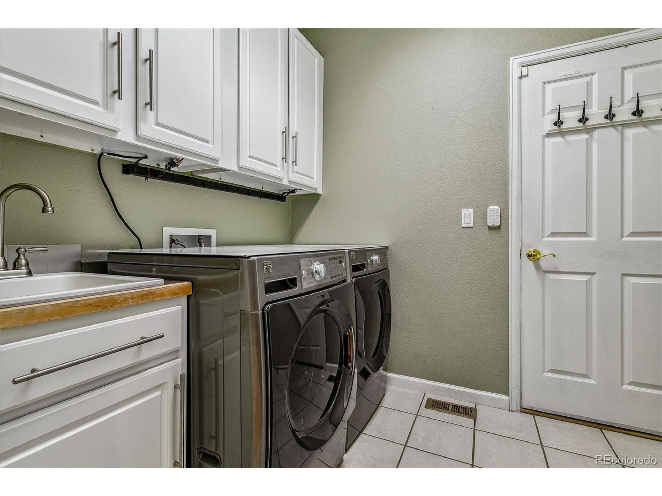 1333 Charles Dr 10