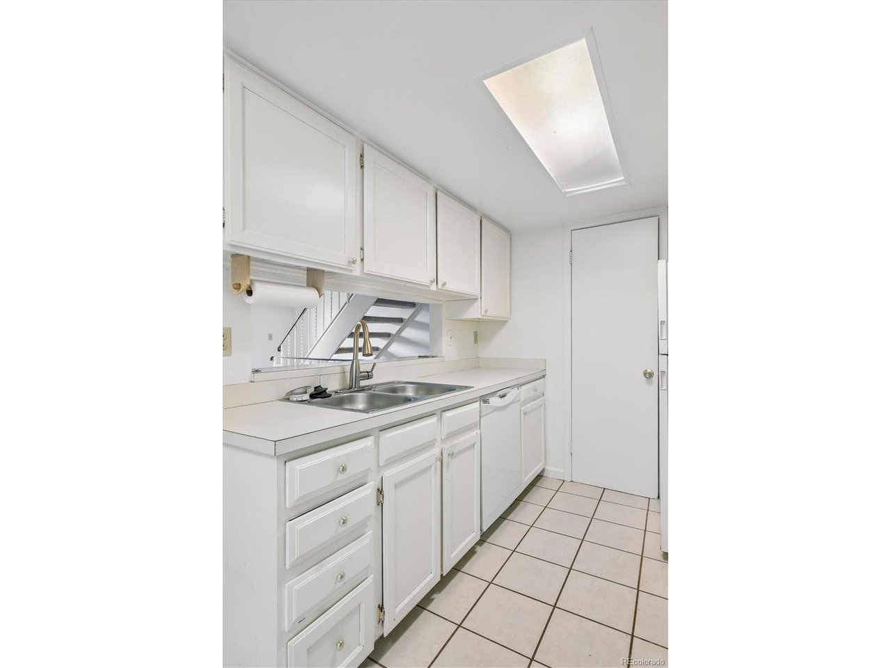 16 Amesbury St