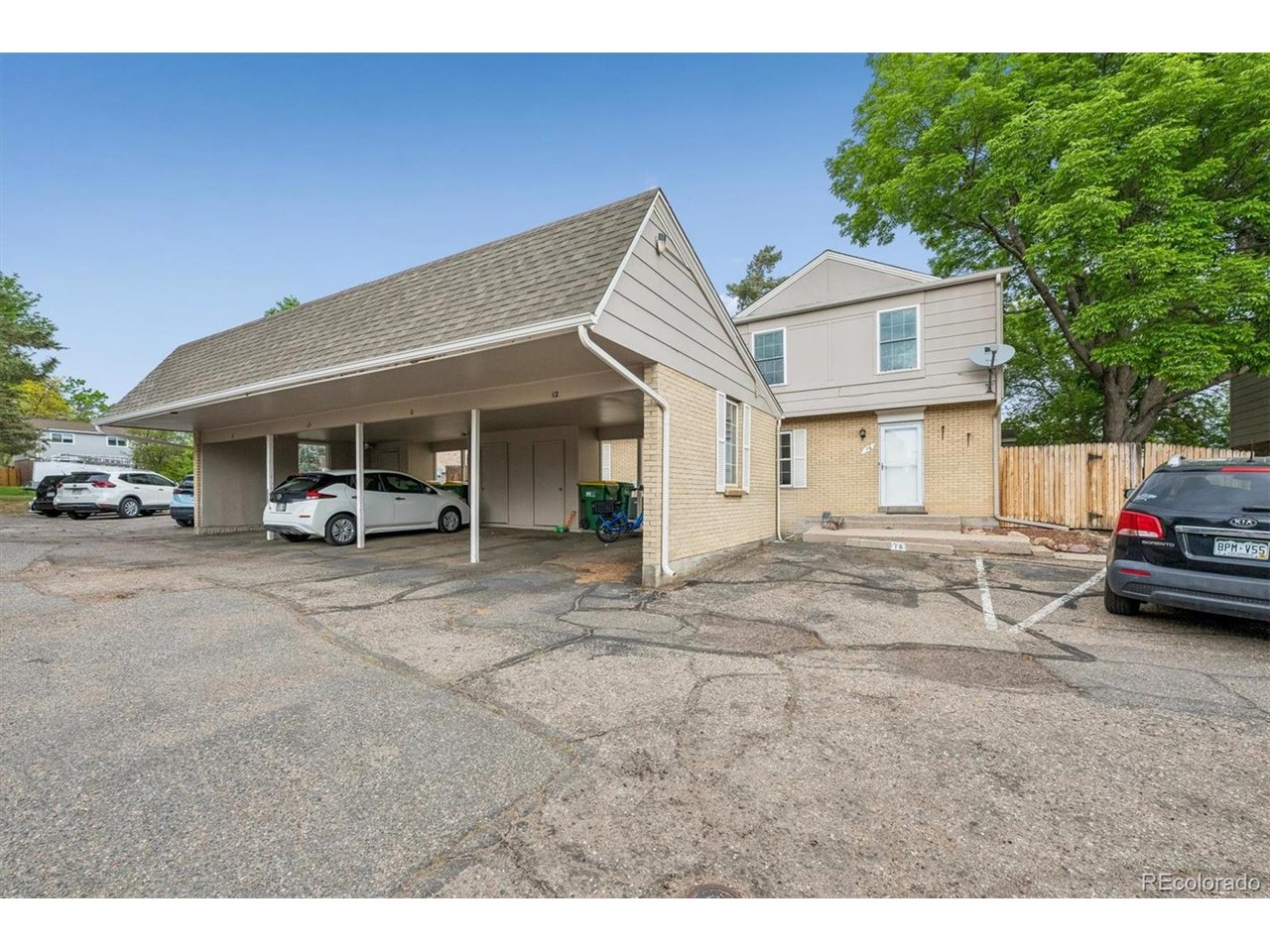 16 Amesbury St