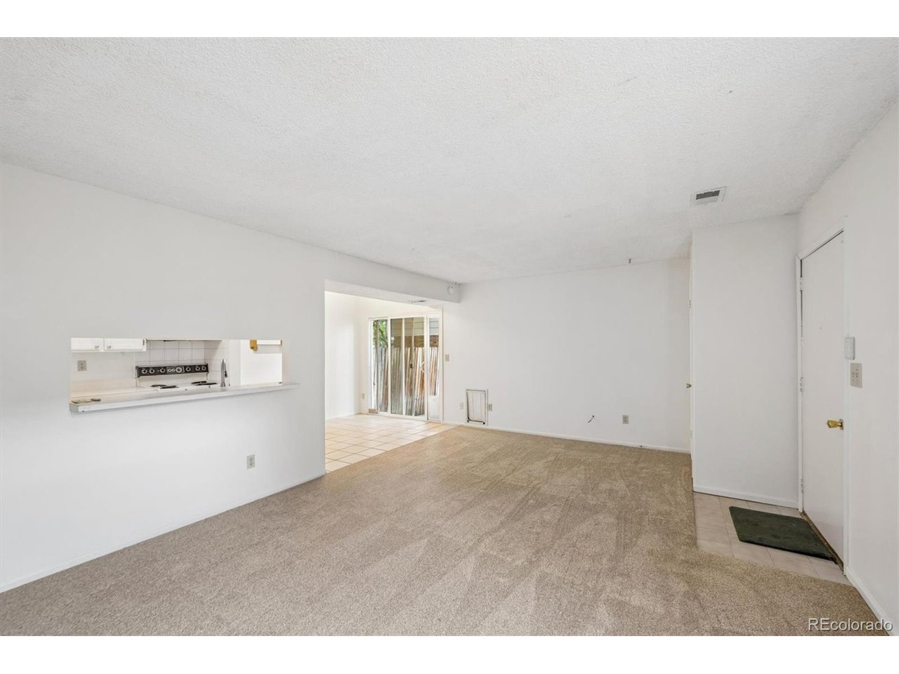 16 Amesbury St