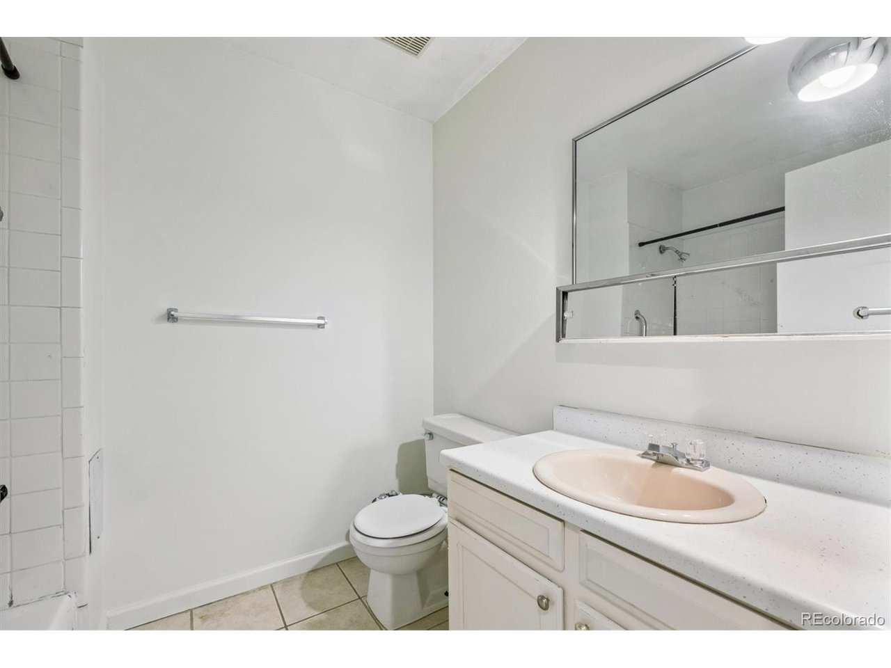 16 Amesbury St
